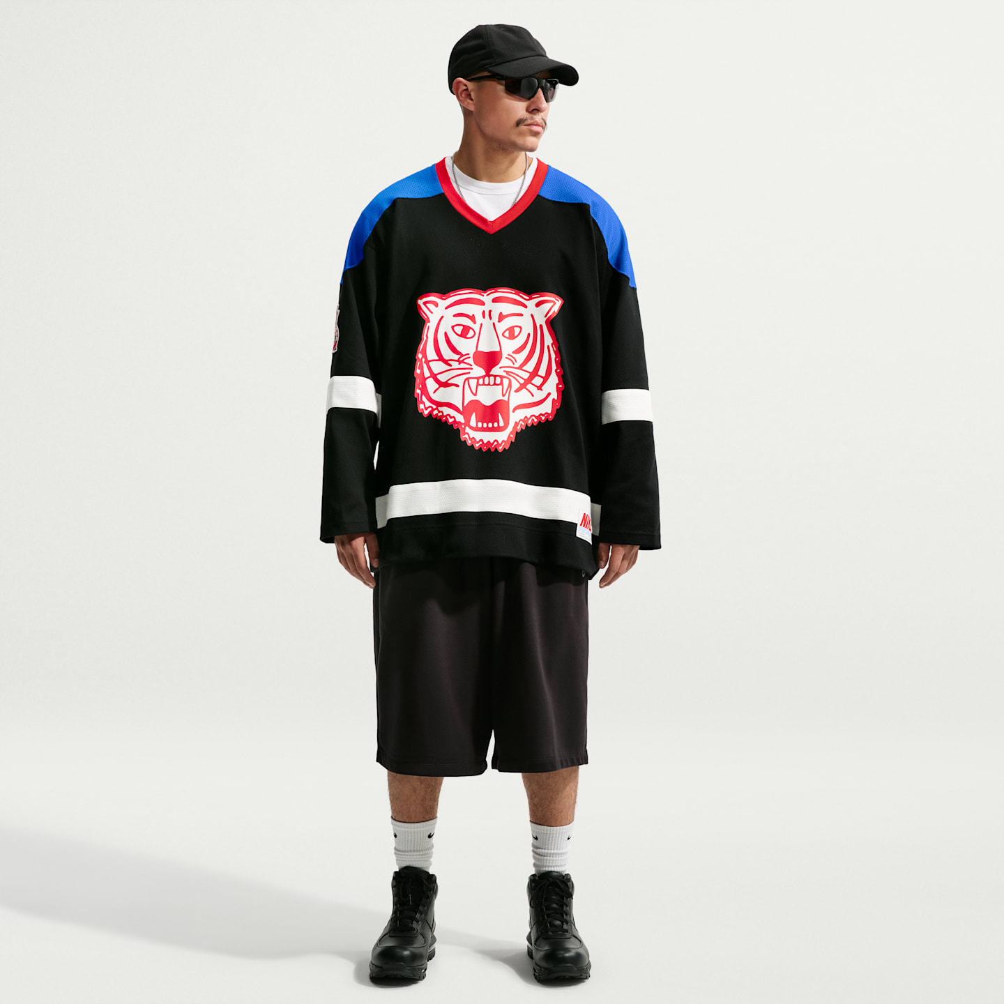 Мужской топ Nike Sportswear Club Hockey Jersey, цвет: Чёрный / Королевский синий — фото 4