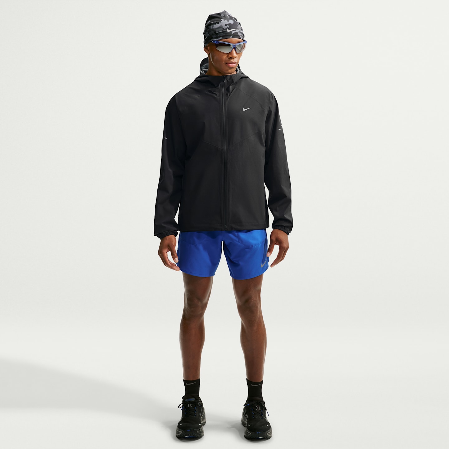 Мужская куртка Nike Stride Storm-FIT ADV Waterproof Running, цвет: Чёрный — фото 4