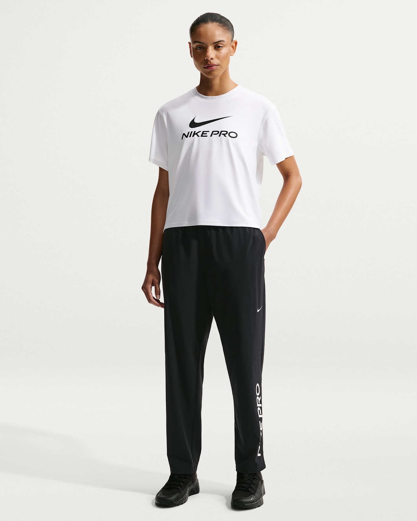 Женские тканые брюки Nike Pro 365 Dri-FIT со средней посадкой, цвет: Чёрный / Белый — фото 6