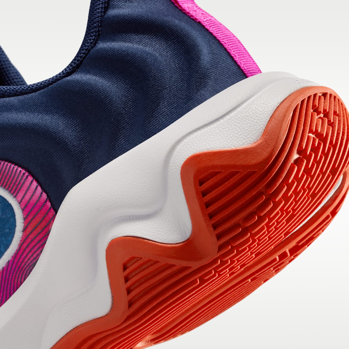 Детские кроссовки Nike Giannis Immortality 4 SE Basketball, цвет: Красный / Розовый — фото 8