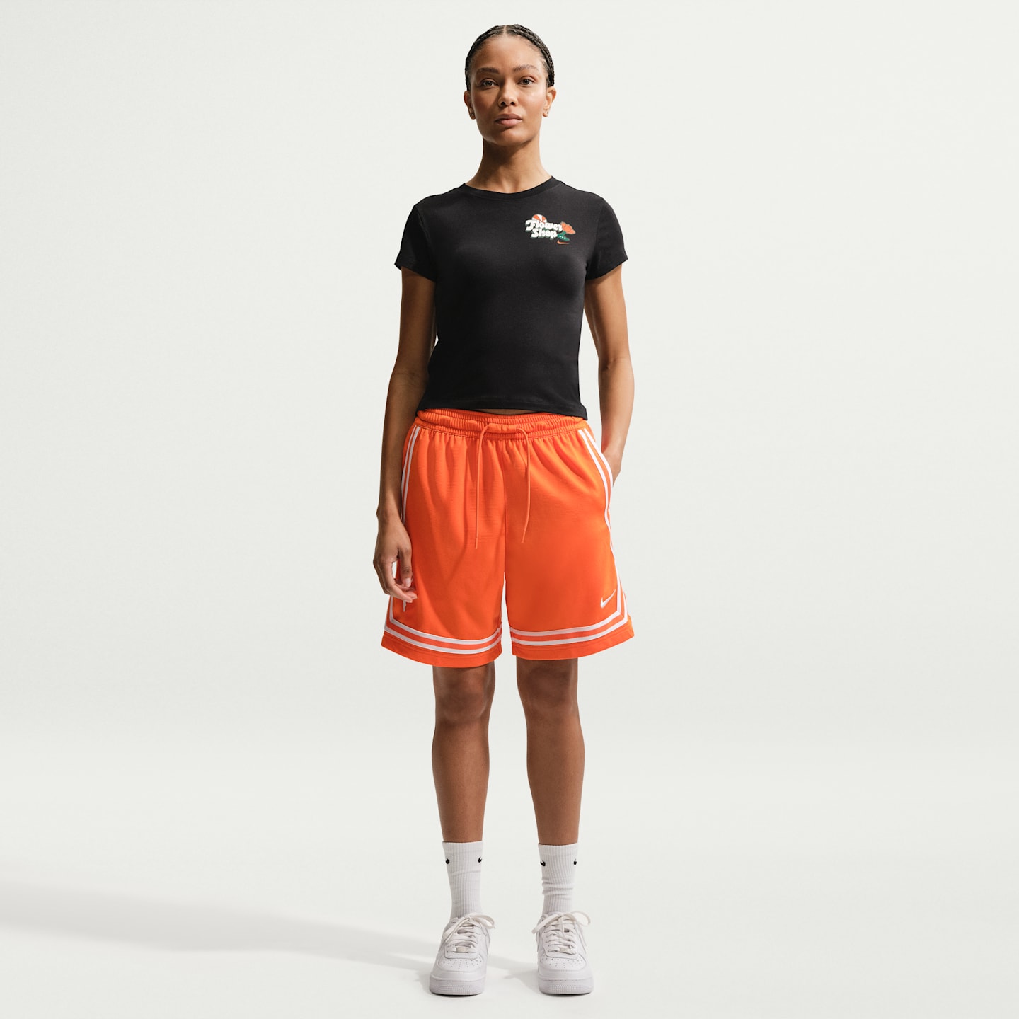 Женская баскетбольная футболка Nike с принтом и коротким рукавом, цвет: Чёрный — фото 4