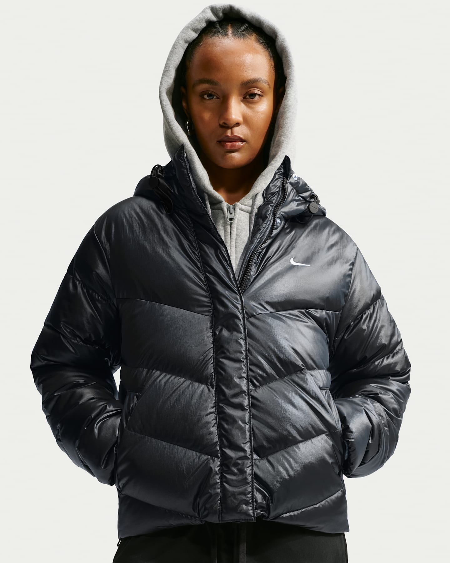 Женская свободная пуховая куртка Nike Sportswear Windpuffer Storm-FIT с капюшоном, цвет: Чёрный / Молочный — фото 8
