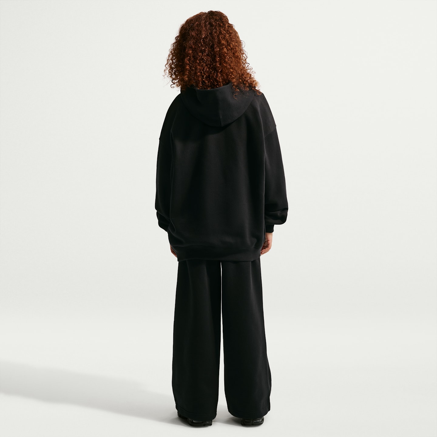 Детское флисовое худи-пуловер для девочек Nike Sportswear Studio оверсайз, цвет: Чёрный — фото 5