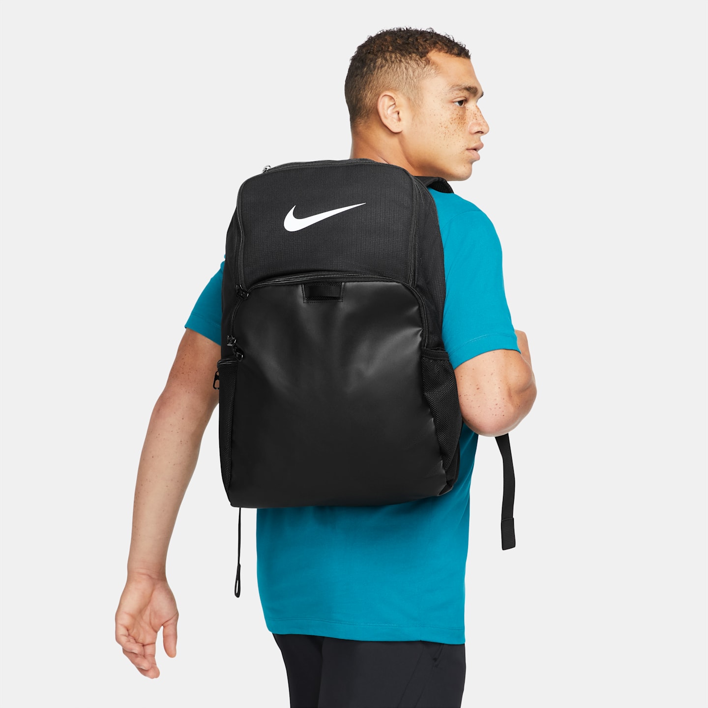 Спортивный рюкзак Nike Brasilia 9.5, очень большой, 30 л, цвет: Чёрный / Белый — фото 1