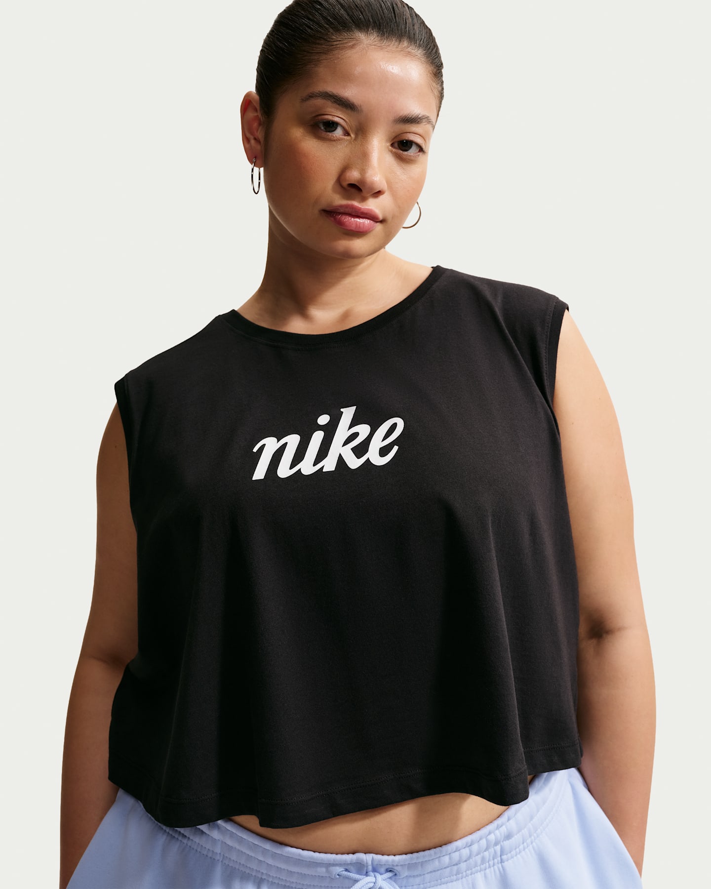 Женская свободная укороченная майка Nike Sportswear Club, большие размеры, цвет: Чёрный / Белый — фото 6