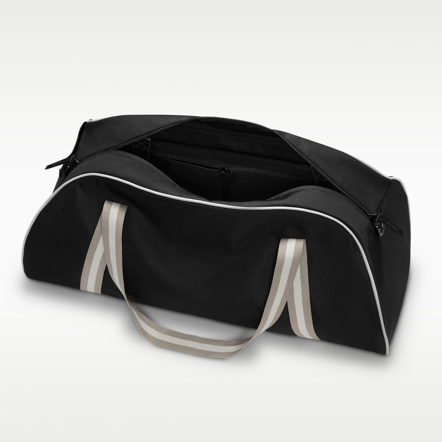 Женская сумка Nike Gym Club Training (24L), цвет: Чёрный / Серый — фото 6