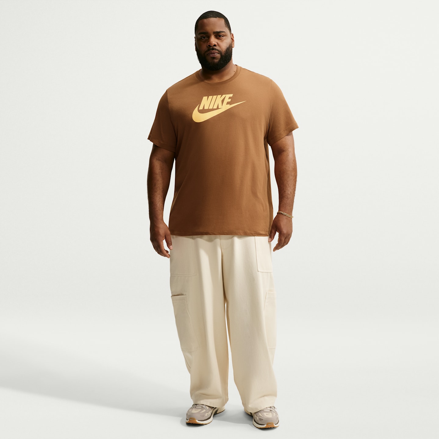 Мужская футболка Nike Sportswear, цвет: Коричневый, вариант 1 — фото 9