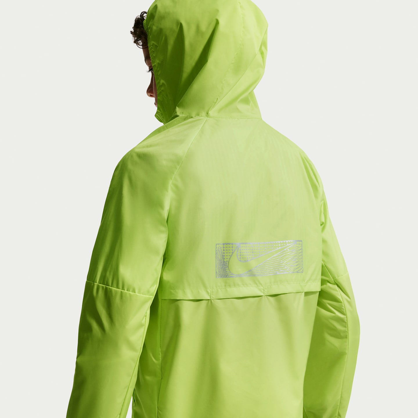 Детская зимняя водоотталкивающая куртка для мальчиков Nike Miler Therma-FIT, цвет: Светлый лимонный / Чёрный — фото 2