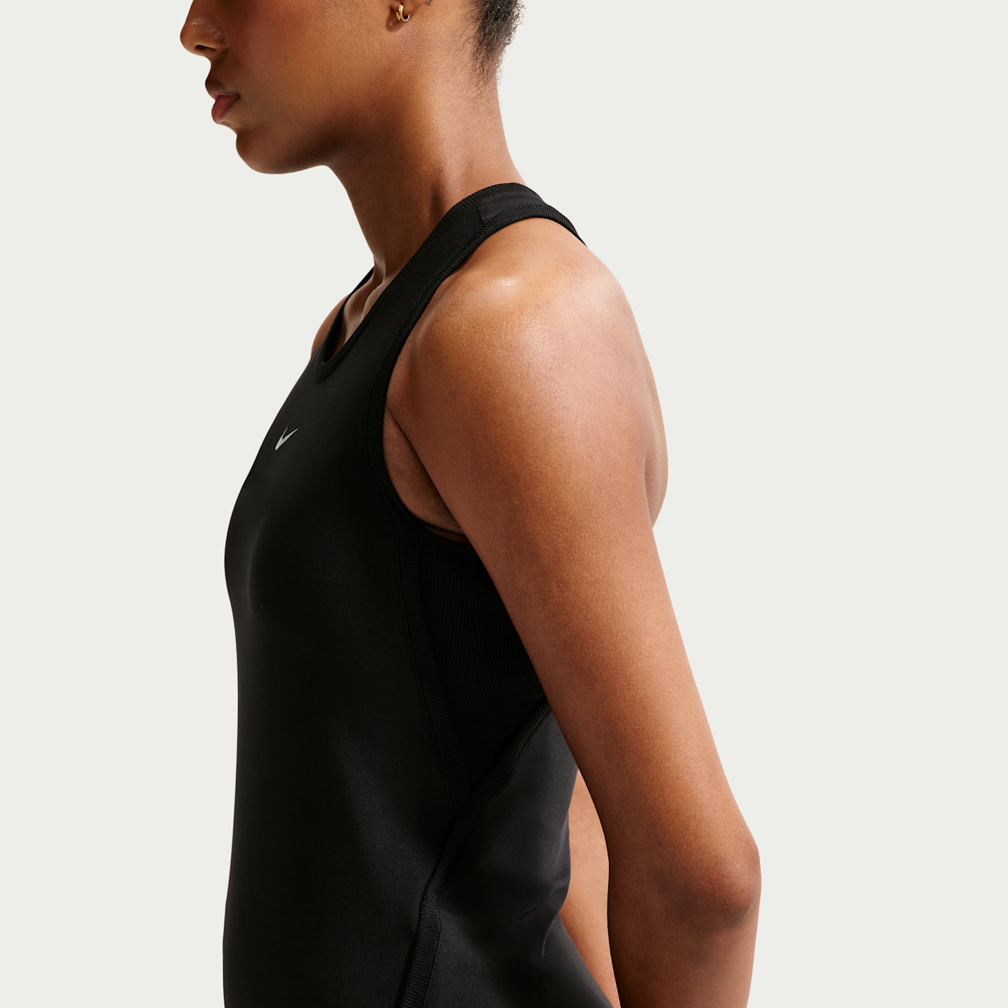 Женская теннисная майка Nike Victory Dri-FIT, цвет: Чёрный / Белый — фото 2