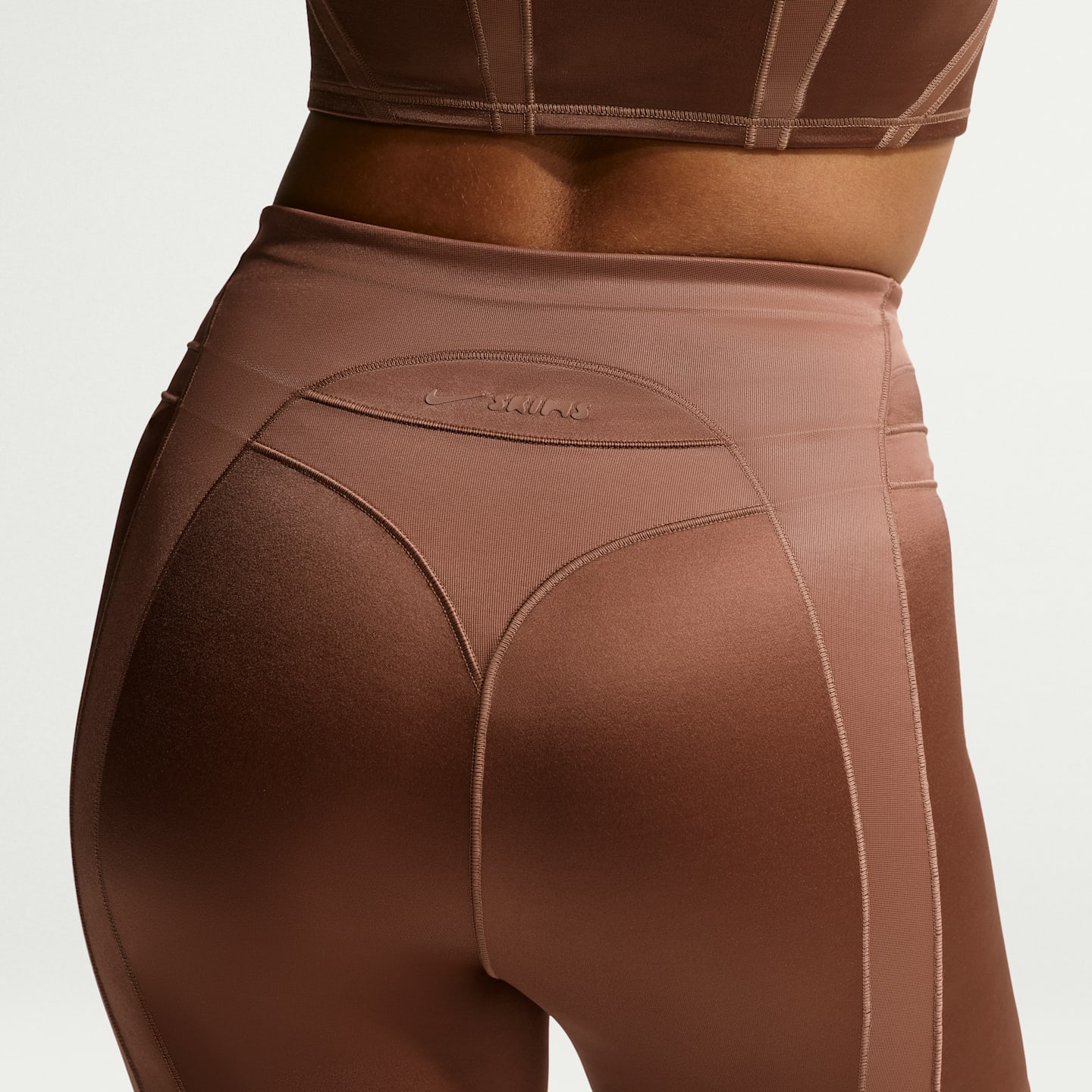 Женские велосипедки NikeSKIMS Satin Shine с высокой талией, 5, цвет: Коричневый — фото 3