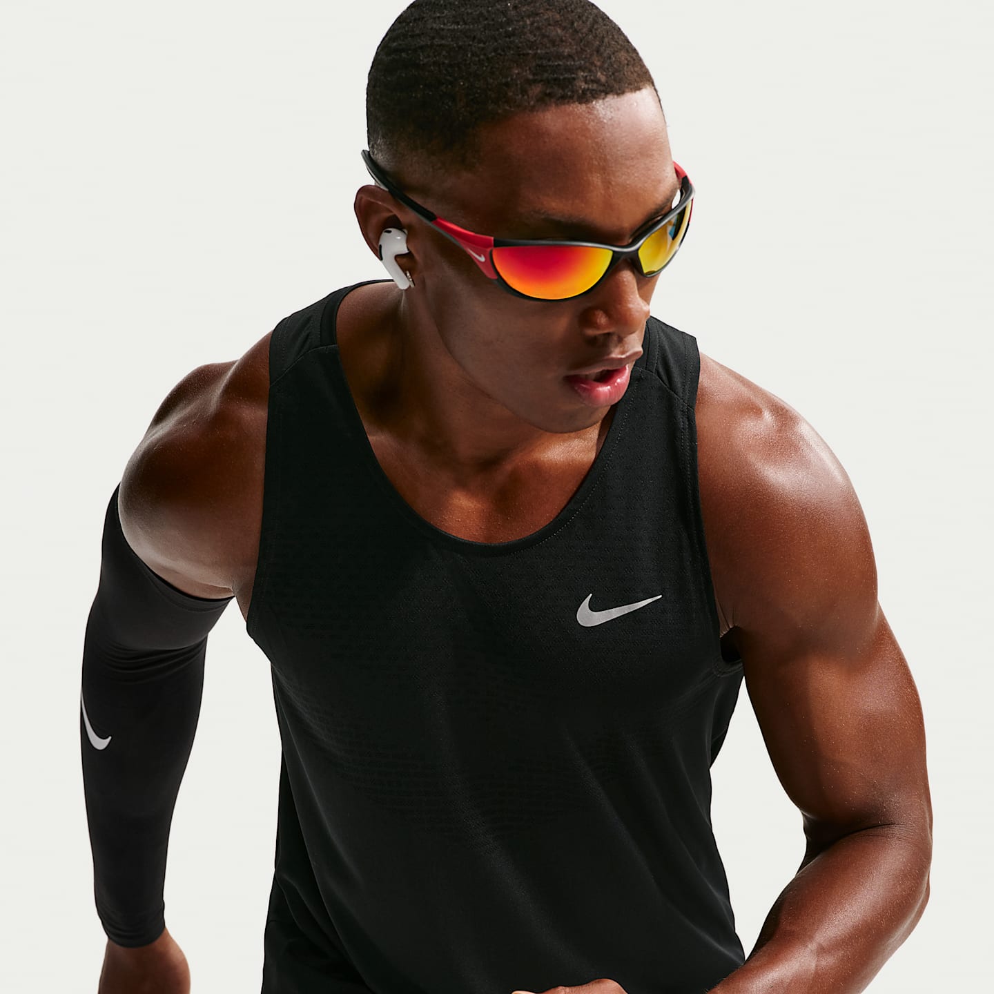Мужская беговая майка Nike Stride Dri-FIT ADV, цвет: Чёрный — фото 3