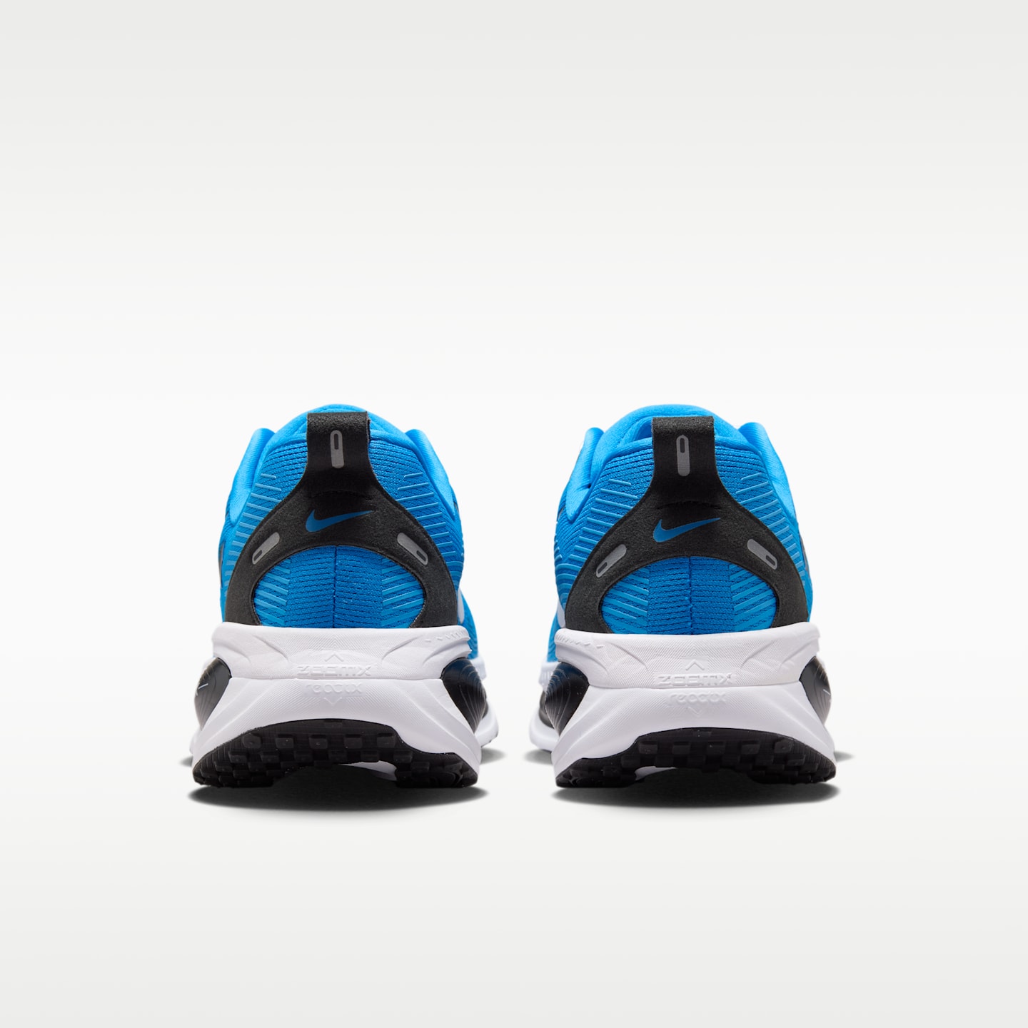 Мужские кроссовки Nike Vomero 18 (Carolina Panthers) NFL Road Running, цвет: Синий / Чёрный — фото 6