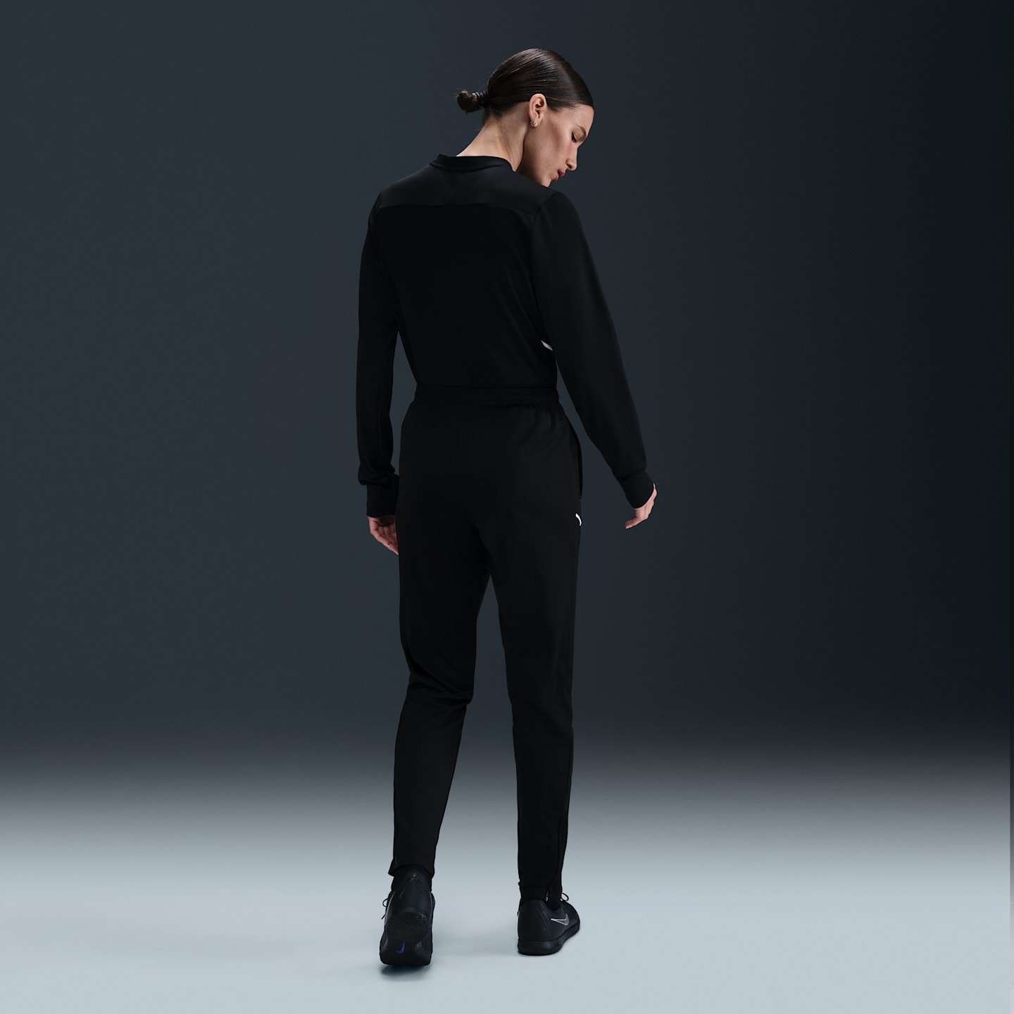 Женские футбольные брюки Nike Academy Dri-FIT, цвет: Чёрный / Белый — фото 4