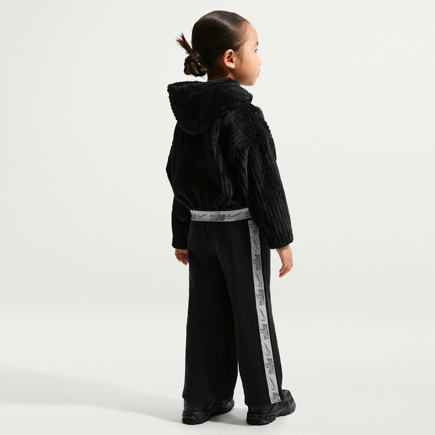 Комплект Nike Swoosh Sparkle 2-Piece Pants Set для малышей, цвет: Чёрный — фото 7