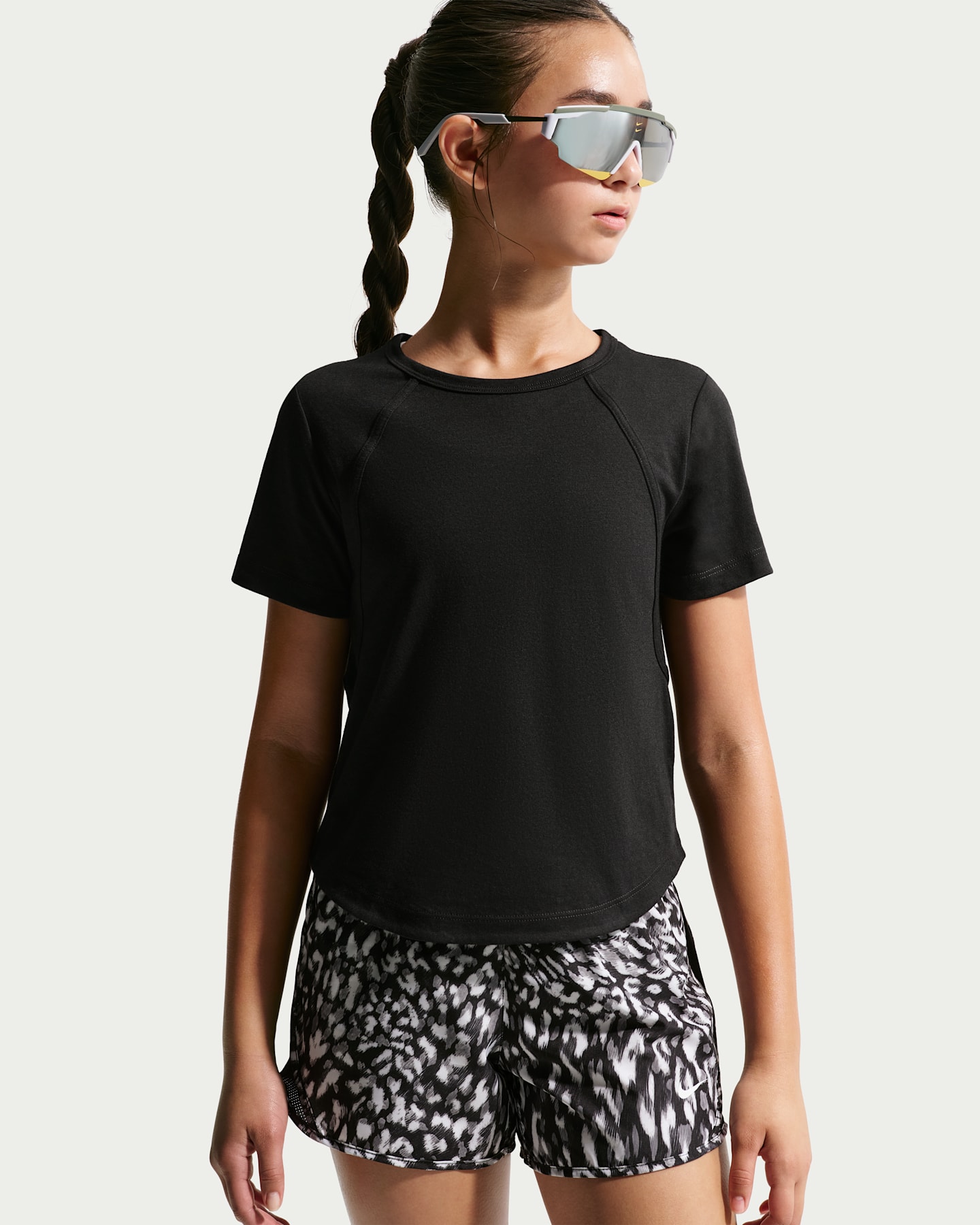 Детская футболка Nike Tempo Dri-FIT для девочек, цвет: Чёрный / Белый — фото 6