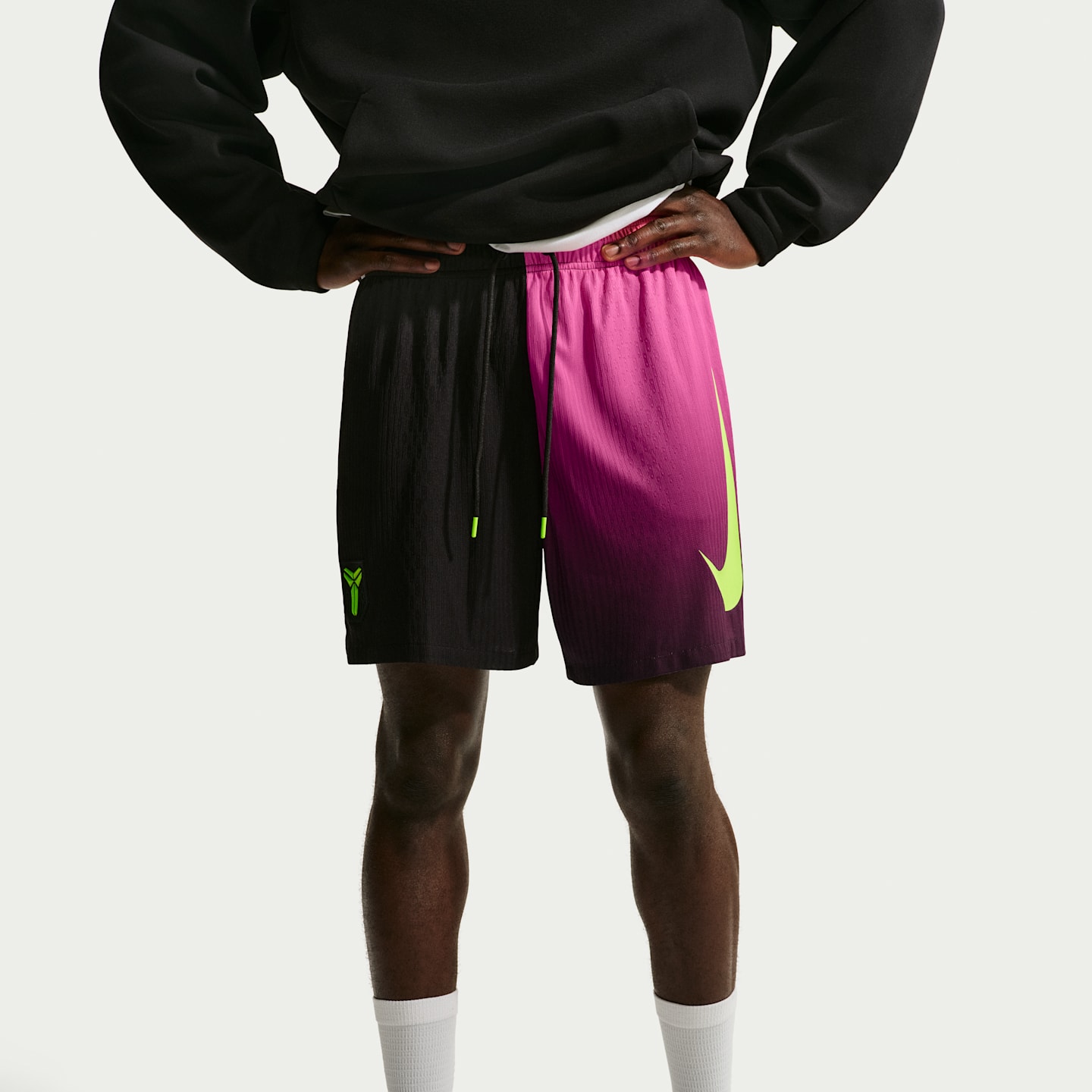 Мужские футбольные шорты Nike Kobe Mambacurial Aero-FIT, цвет: Чёрный / Зелёный — фото 2