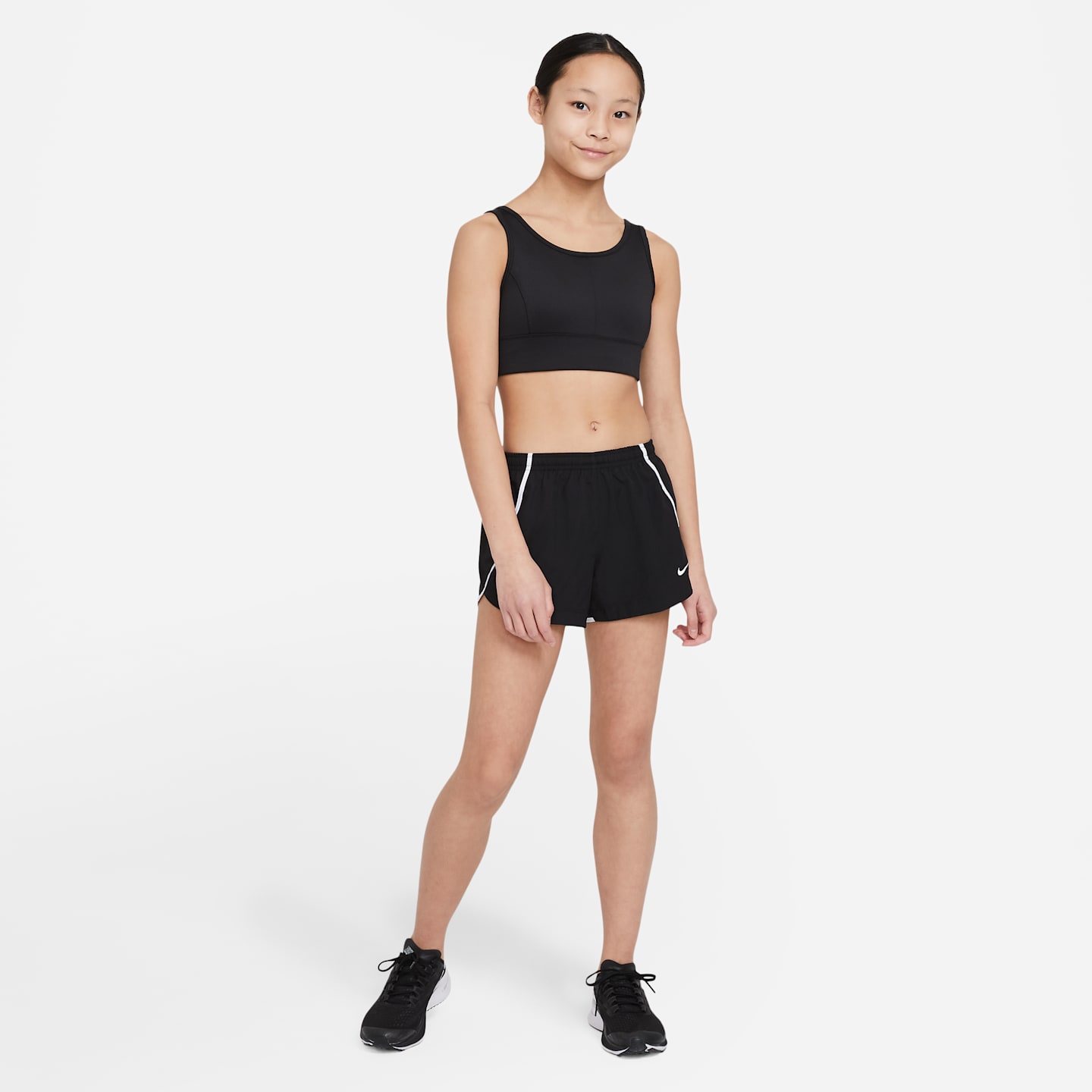 Детские беговые шорты для девочек Nike Dri-FIT Sprinter, цвет: Чёрный / Белый — фото 7