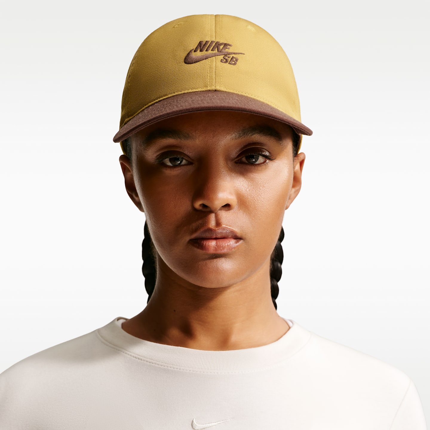 Мужская кепка Nike SB Club Unstructured Skate, цвет: Мох / Светлый шоколадный — фото 1