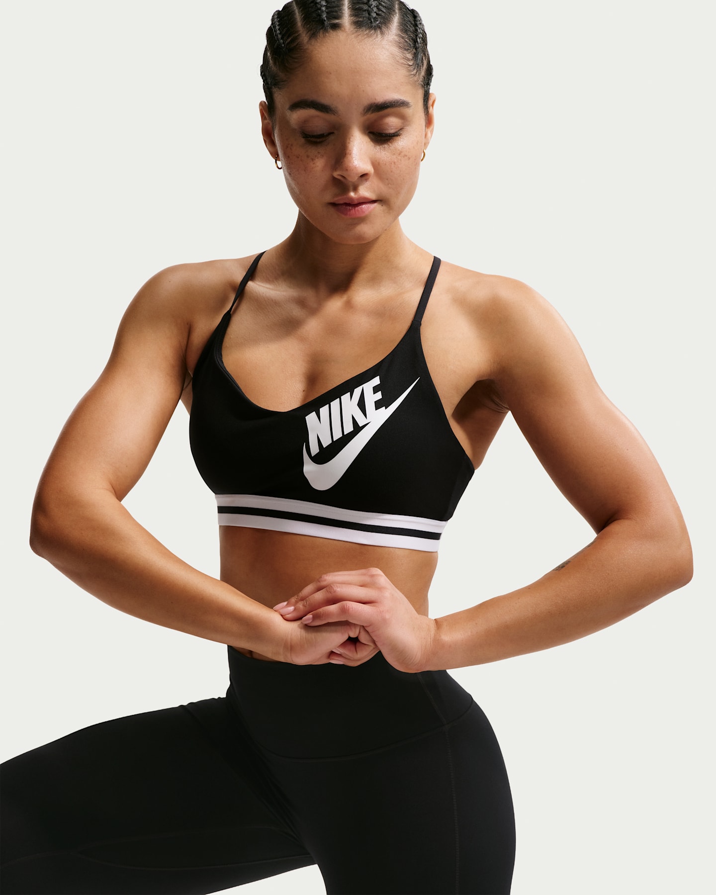 Спортивное бра Indy, лёгкая поддержка — Nike, цвет: Чёрный / Белый — фото 6