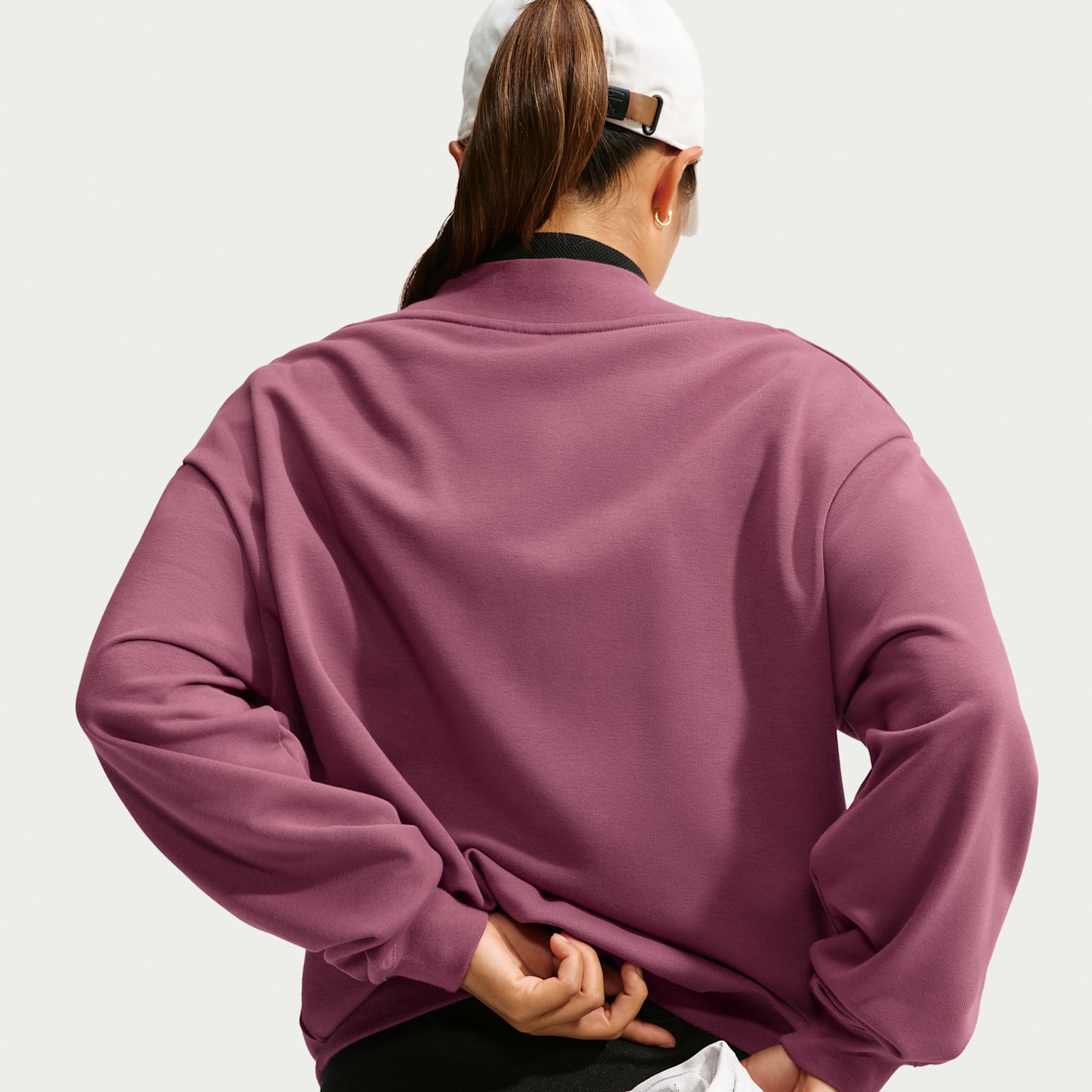 Женский топ Nike Fairway Fresh Dri-FIT Fleece Golf Top, цвет: Розовый дымчатый / Белый — фото 2