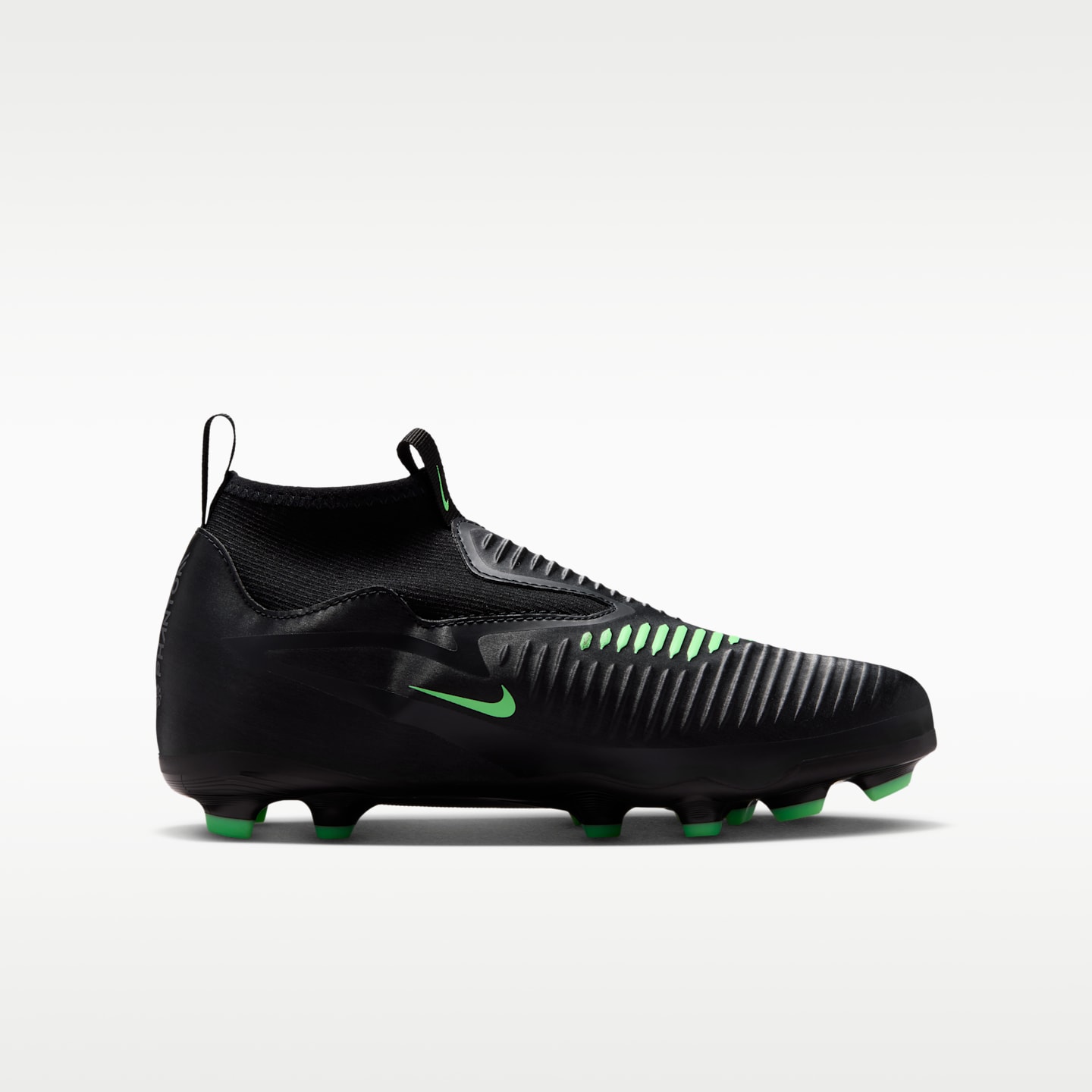Детские кроссовки Nike Jr. Phantom 6 High Academy Turf Soccer, цвет: Чёрный / Зелёный — фото 3