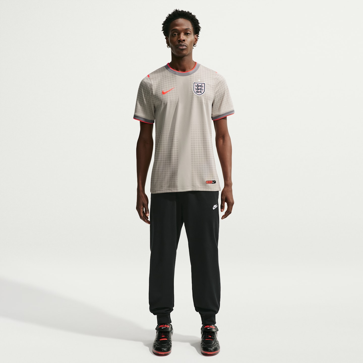 Мужская футбольная футболка Nike England x Palace Academy Pro, цвет: Оловянный серый / Малиновый — фото 4