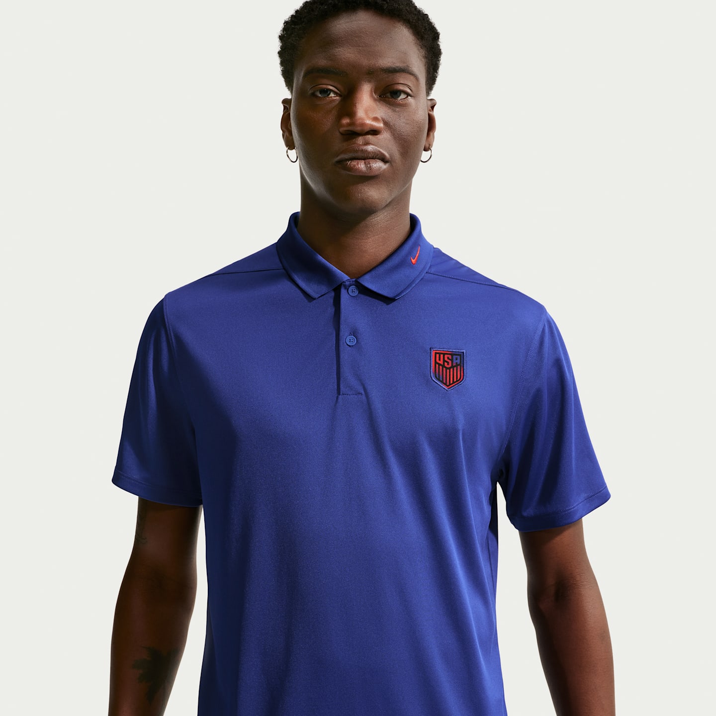 Мужские поло Usmnt Victory Nike Dri-FIT Soccer Polo, цвет: Королевский синий / Красный — фото 1