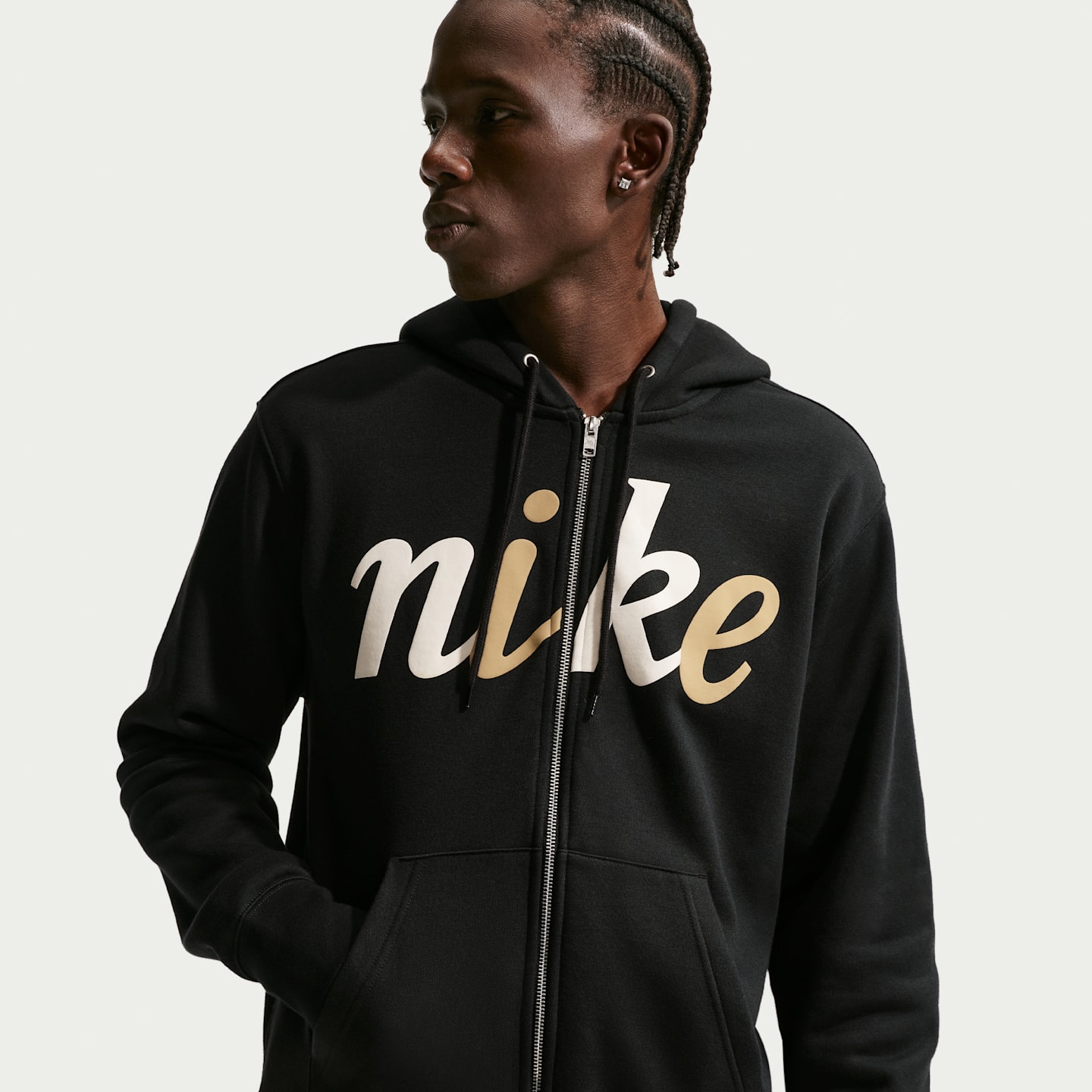 Мужское флисовое худи на молнии Nike Sportswear Club, цвет: Чёрный / Молочный — фото 1