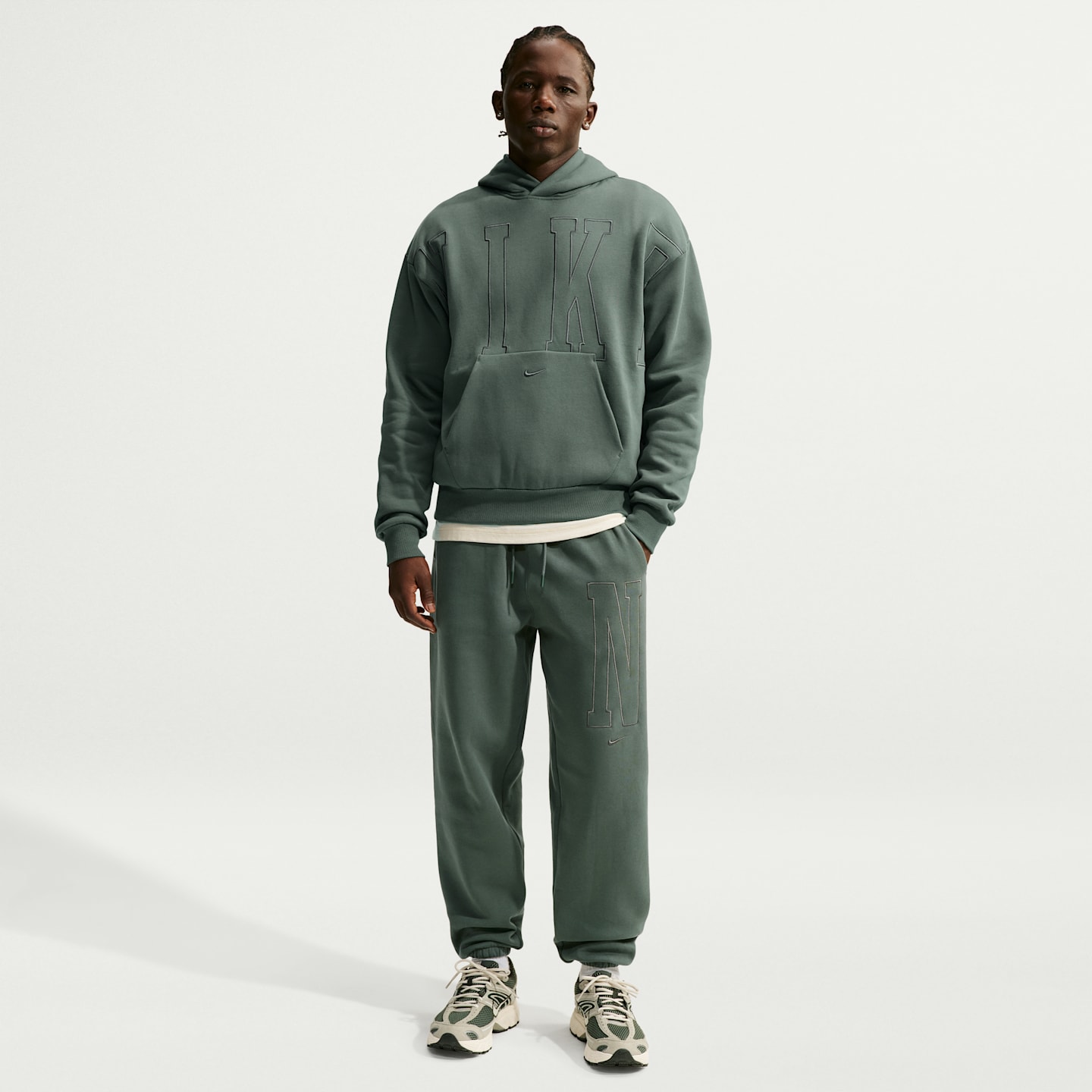 Мужское флисовое худи-пуловер Nike Solo свободного кроя, цвет: Камуфляжный зелёный — фото 4