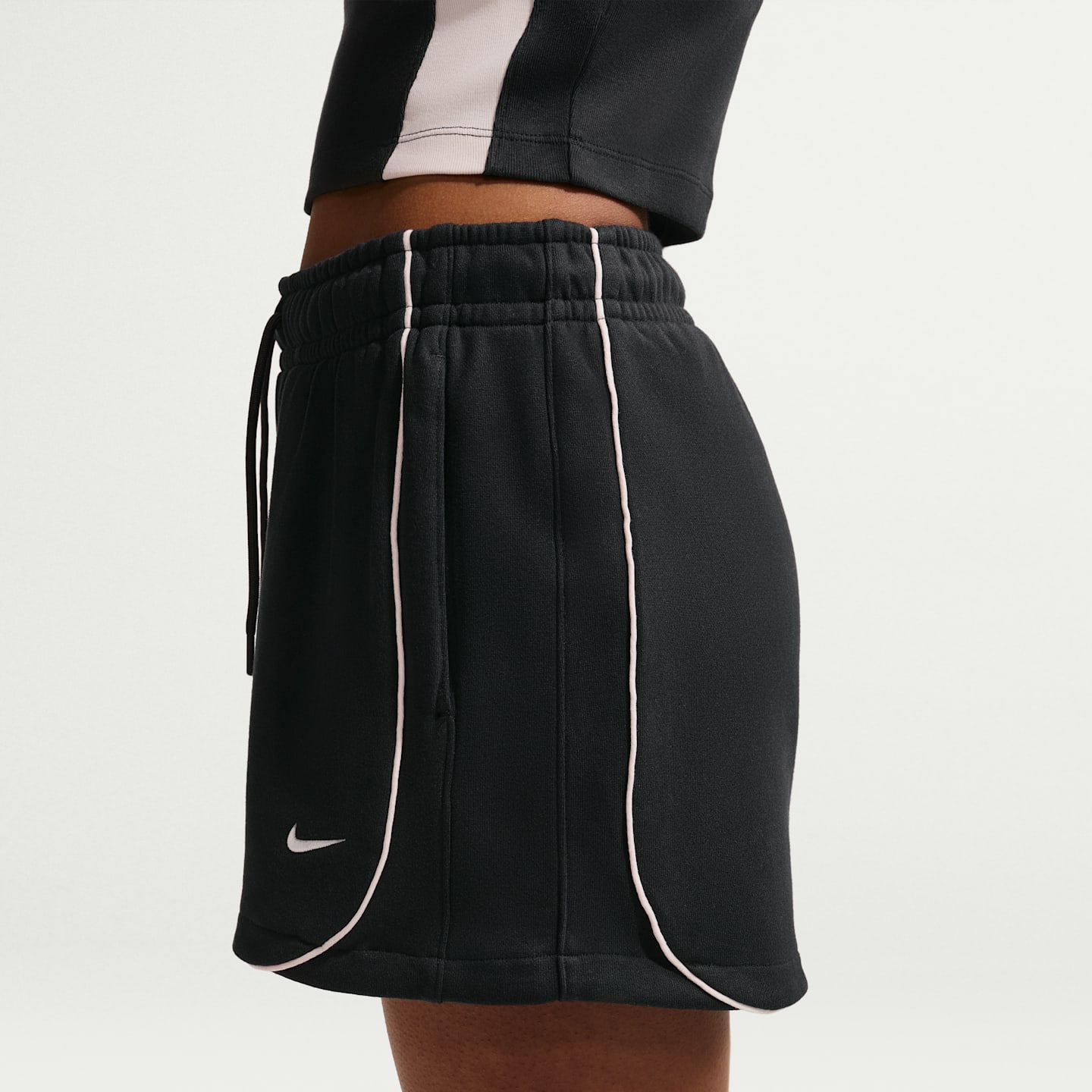 Женские шорты Nike Sportswear Loose Mid-Rise 3" Fleece, цвет: Чёрный / Меловой — фото 3