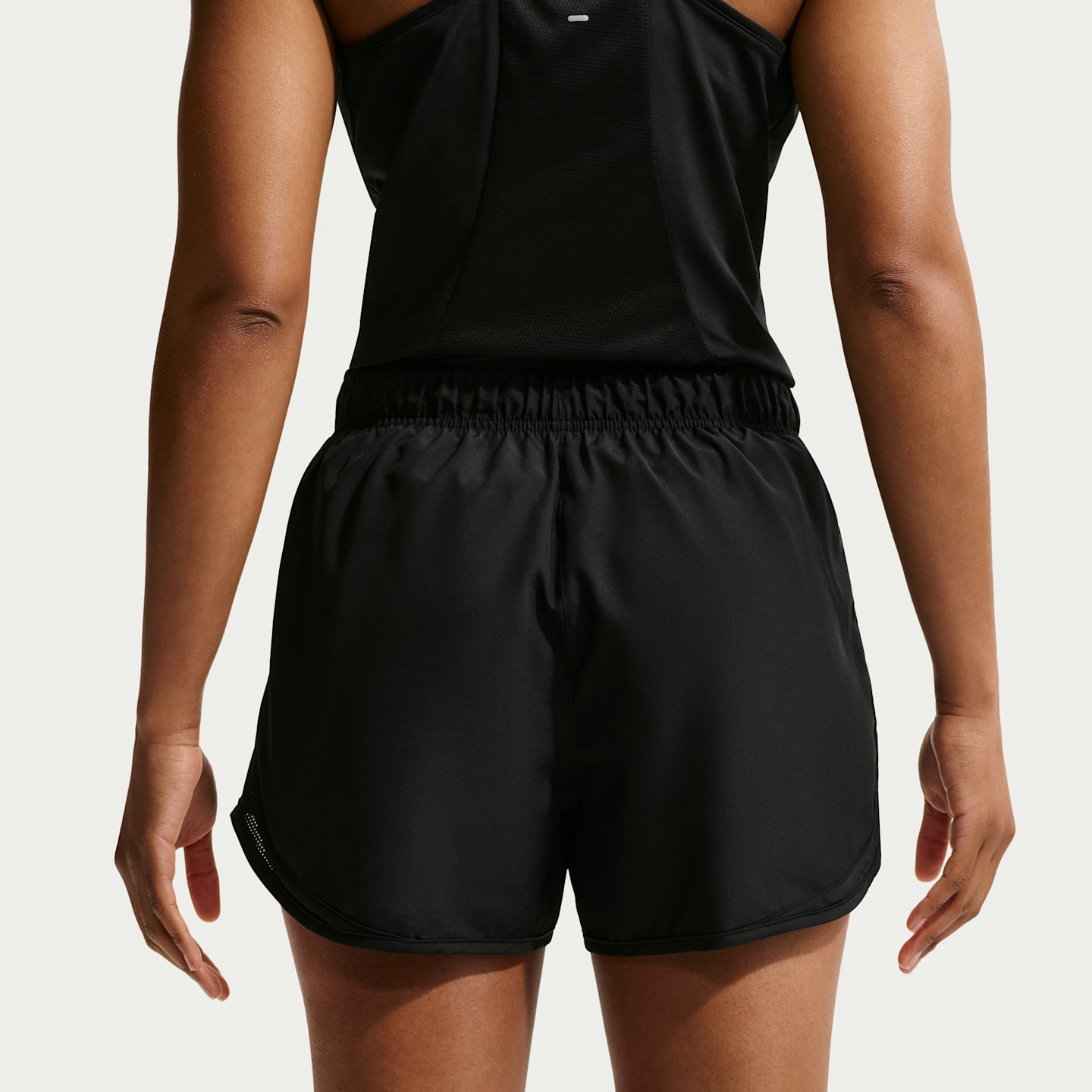 Женские беговые шорты Nike Tempo Dri-FIT, 3", со вшитыми трусами, большие размеры, цвет: Чёрный — фото 3