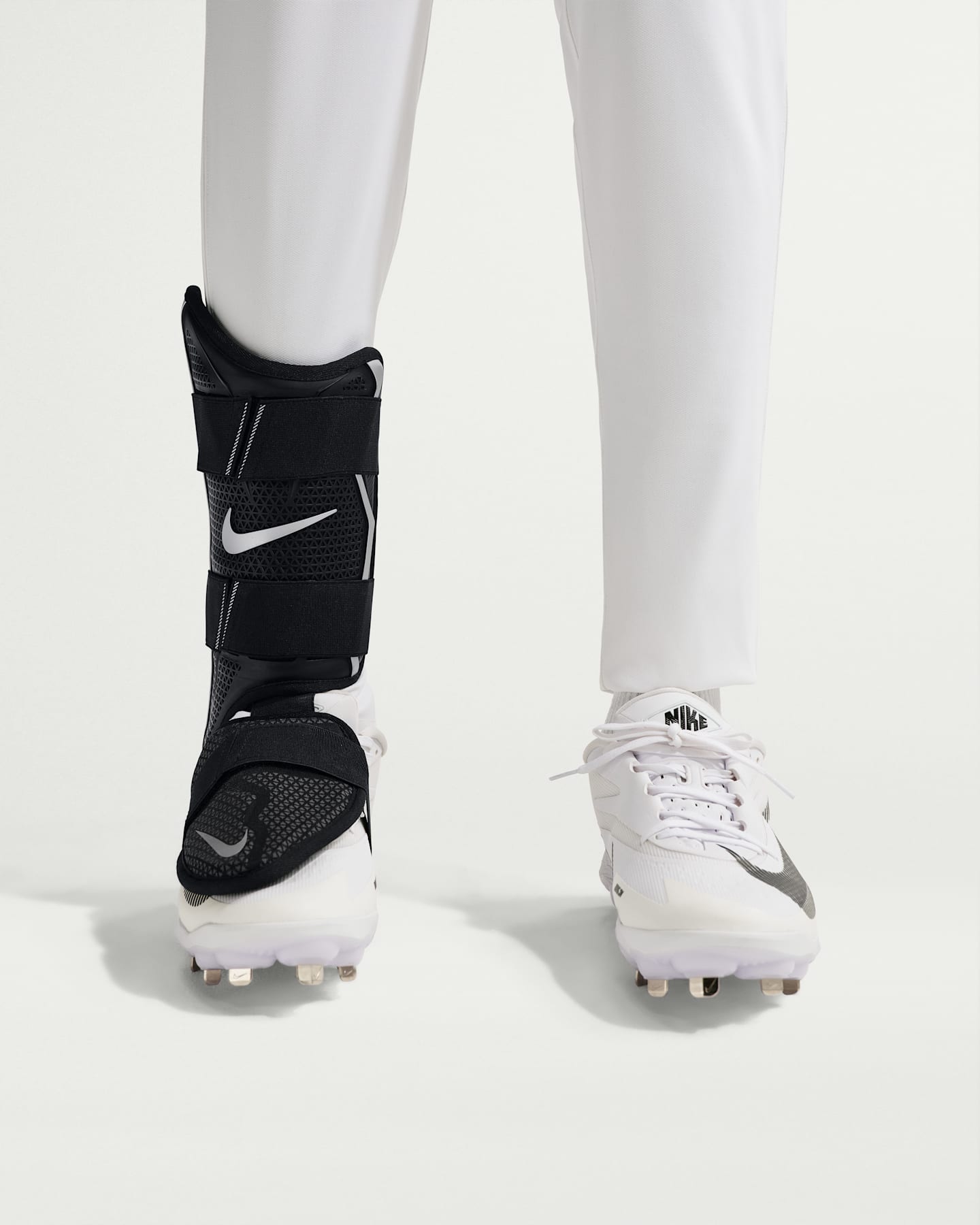 Nike Vapor Elite Baseball Batter's Leg Guard (Right-Hand Hitter), цвет: Чёрный / Серебряный — фото 4