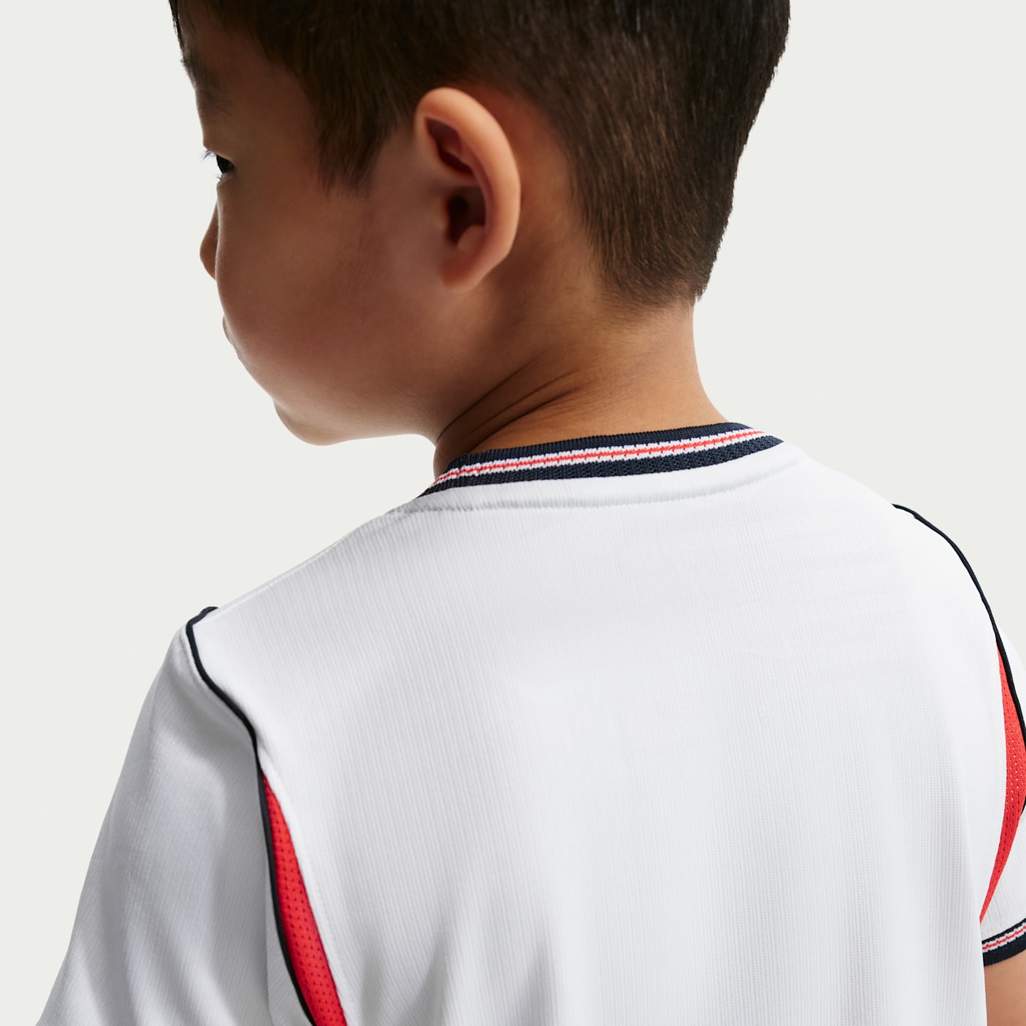 Детский футбольный комплект Nike England 2026 Stadium Home из 3 предметов, цвет: Белый / Красный — фото 3