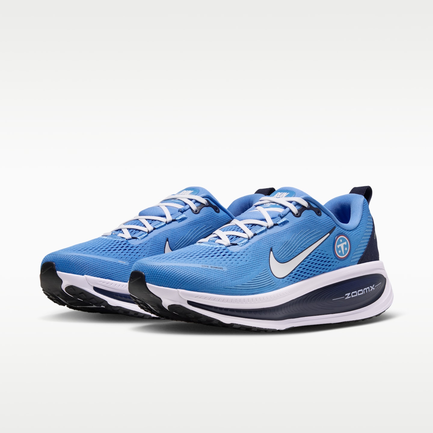 Мужские кроссовки Nike Vomero 18 (Tennessee Titans) NFL Road Running, цвет: Тёмно-синий / Белый — фото 5