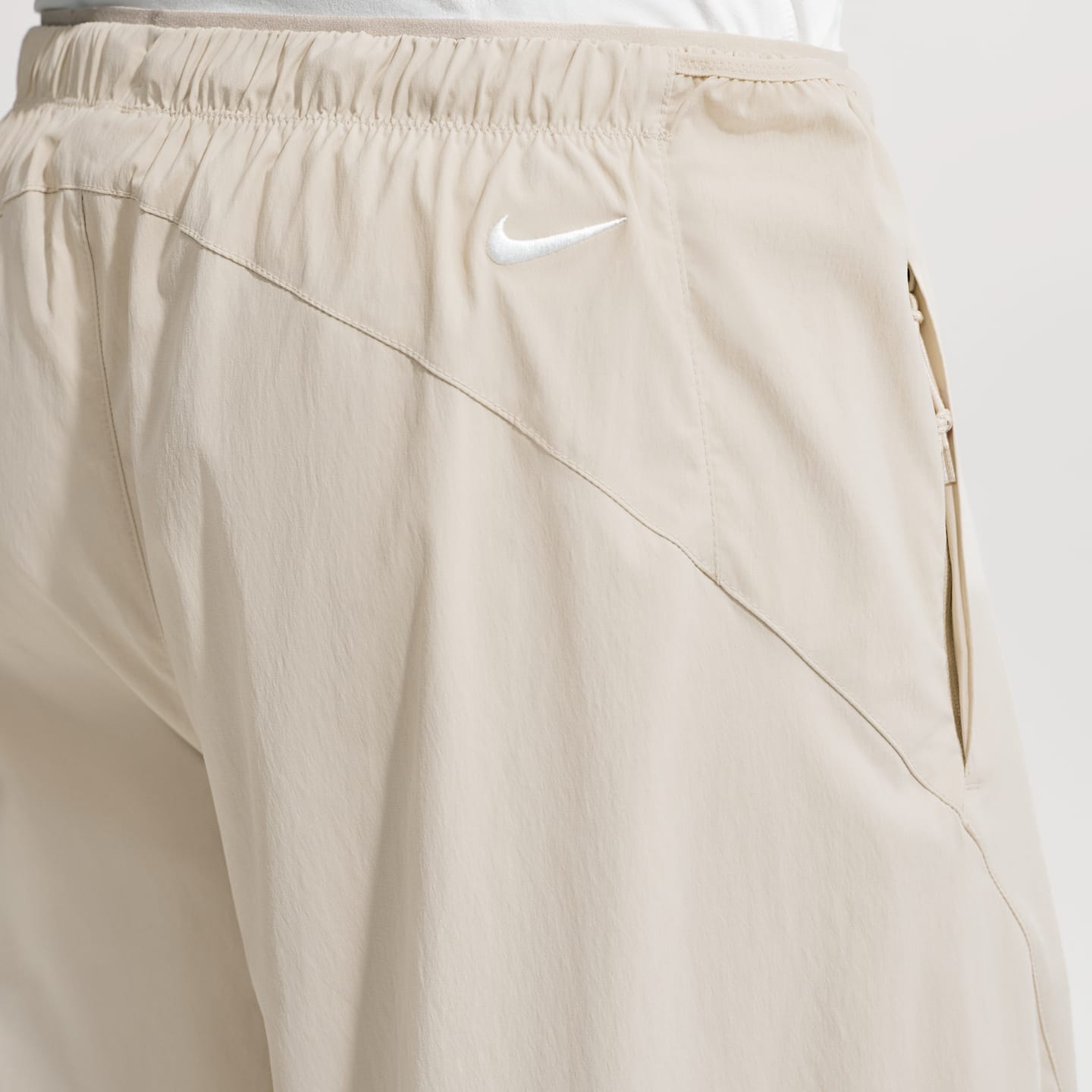 Женские свободные брюки для походов Nike ACG High Stakes, цвет: Кремовый / Снежный белый — фото 3