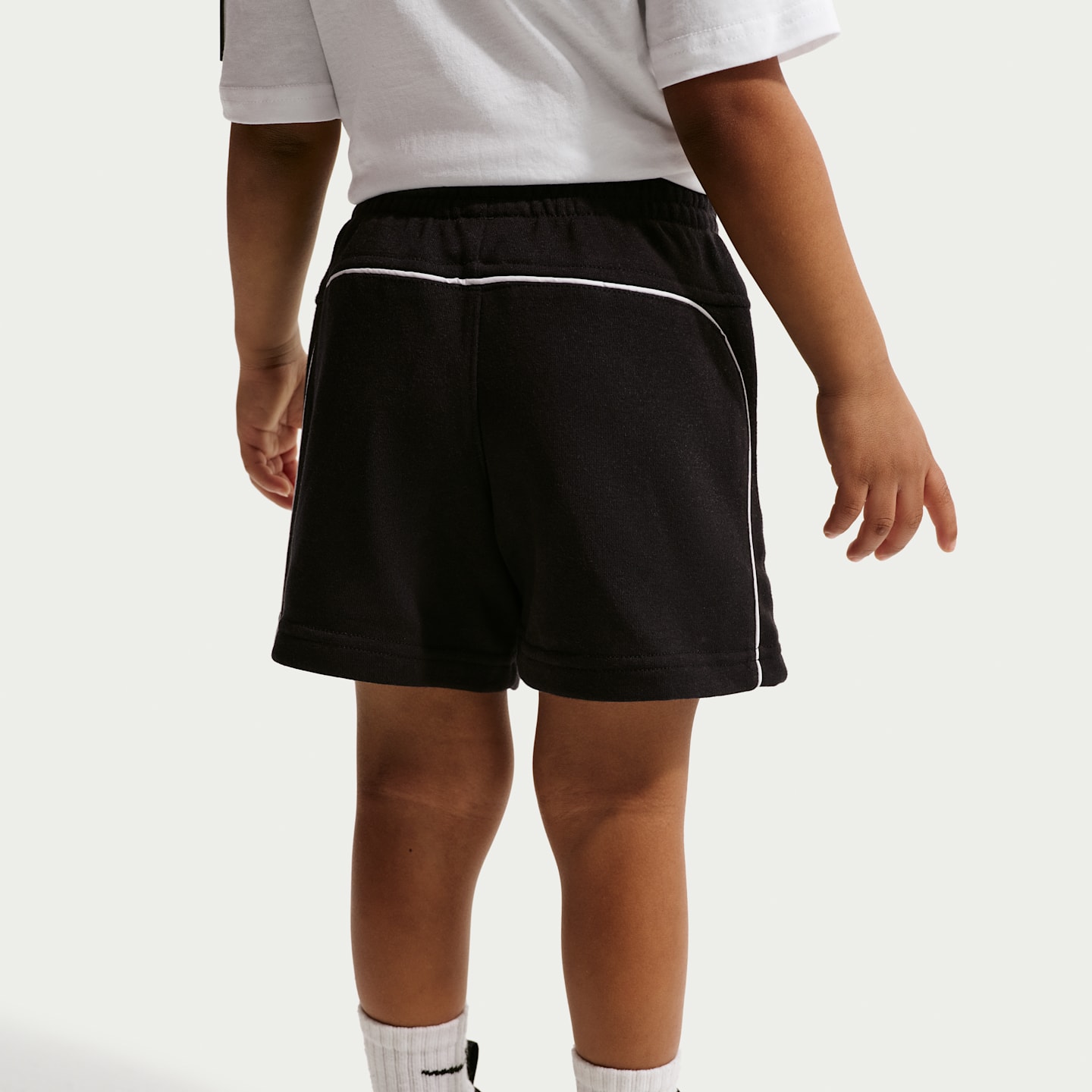 Детский комплект Nike Air Toddler 2-Piece French Terry Shorts Set, цвет: Чёрный — фото 5