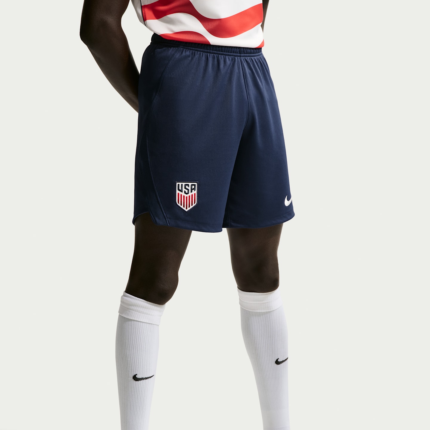 Мужские футбольные шорты Nike Usmnt 2026 Stadium Home Dri-FIT Replica, цвет: Тёмно-синий / Молочный — фото 2