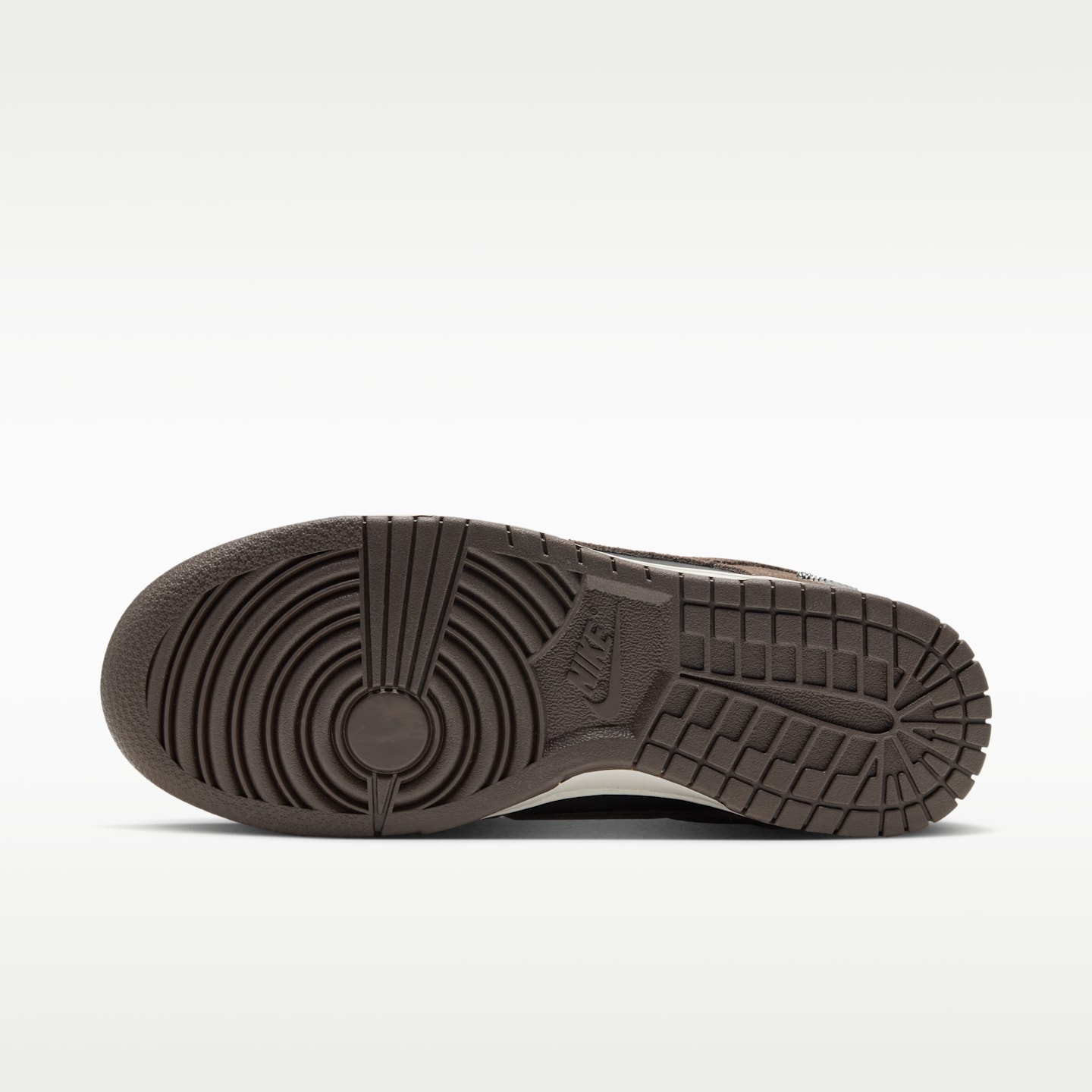 Женские кроссовки Nike Dunk Low Suede, цвет: Чёрный / Молочный — фото 2