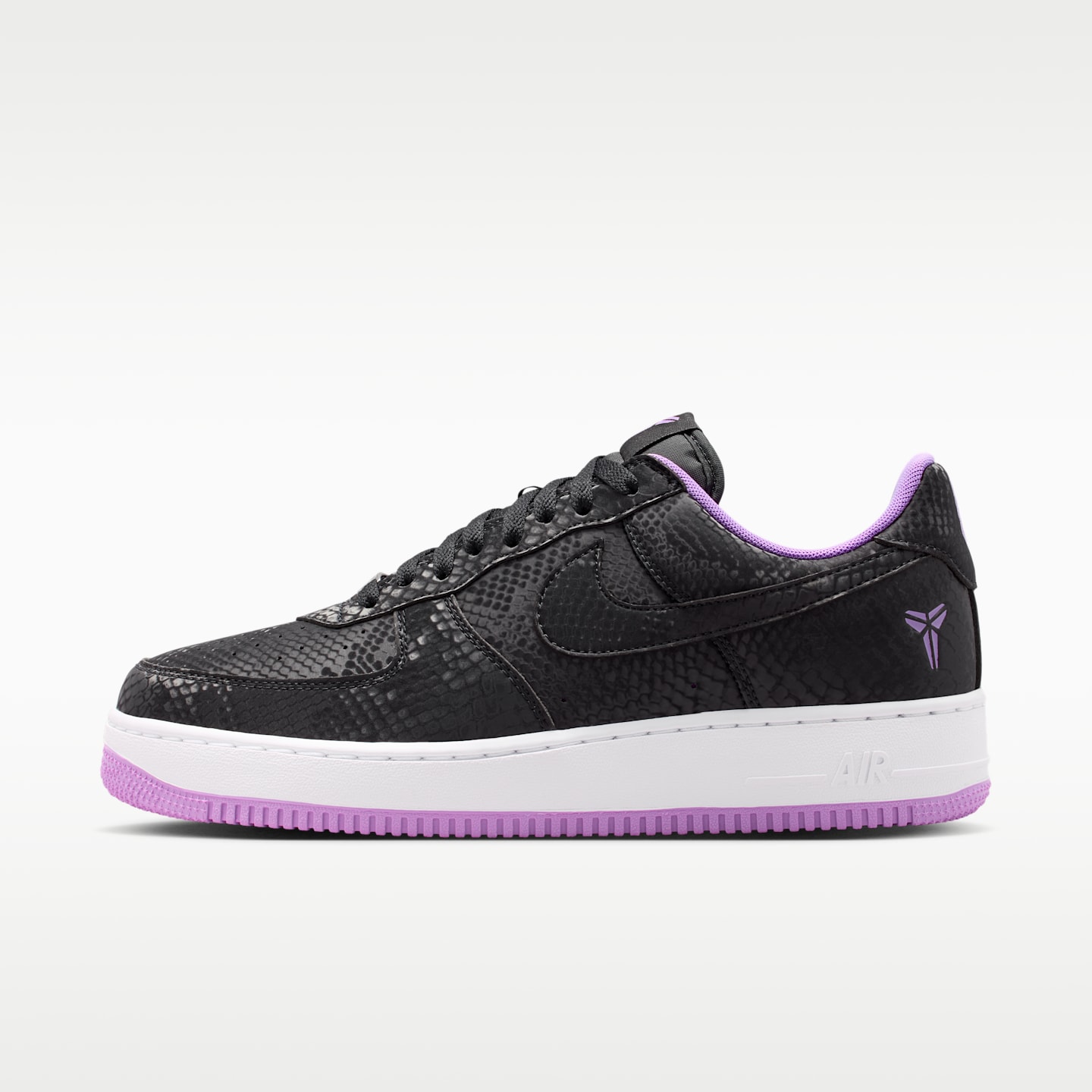 Детские кроссовки Nike Air Force 1 Low Big Kids' Shoes, цвет: Чёрный / Белый — фото 1