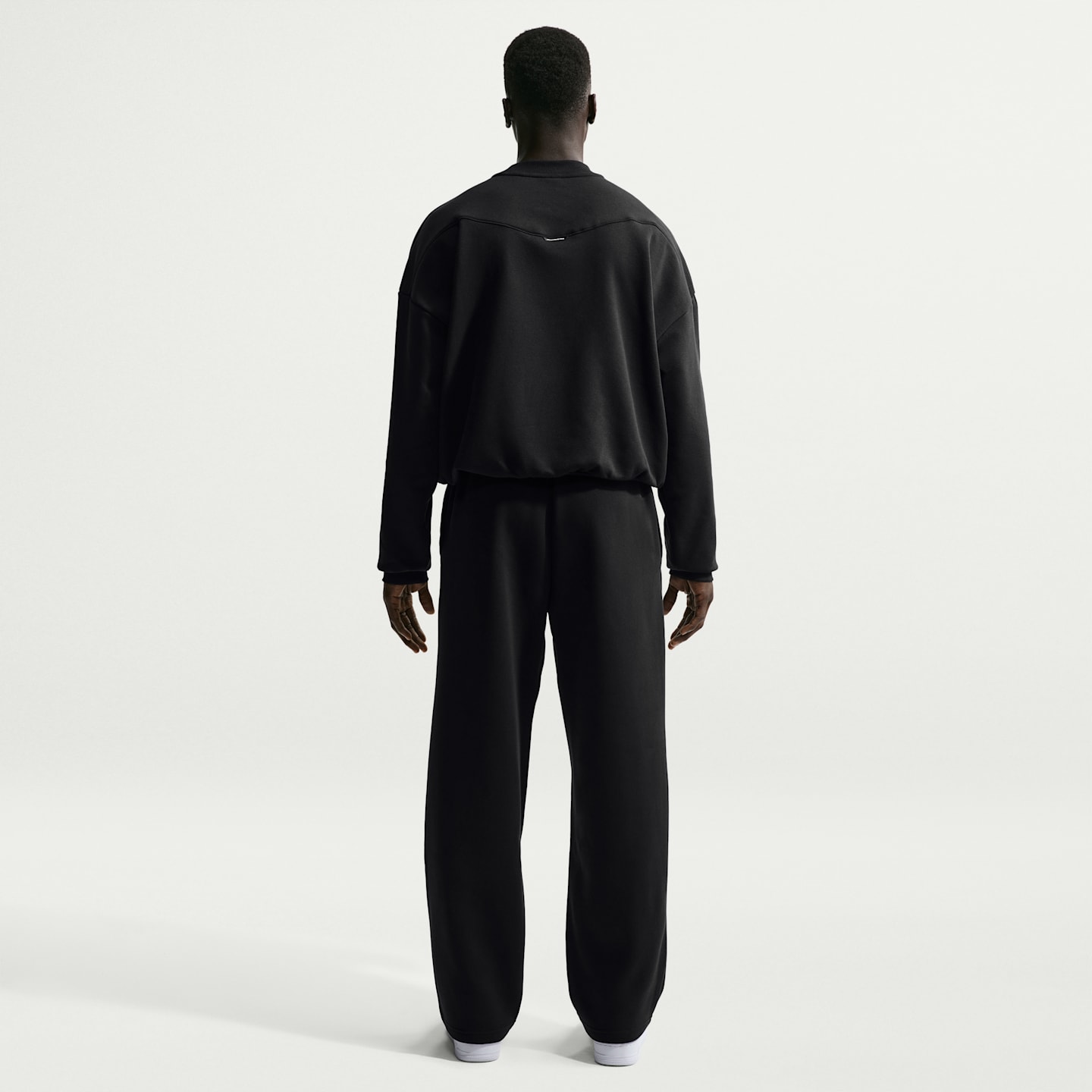 Мужской баскетбольный свитшот Nike Standard Issue Therma-FIT, цвет: Чёрный / Бледная слоновая кость — фото 5