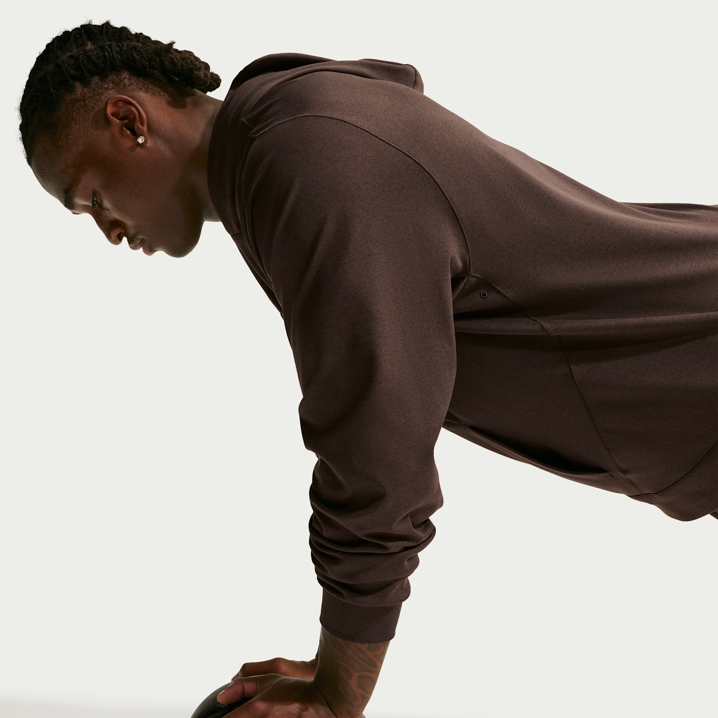 Мужское худи Nike Primary NanoKnit Dri-FIT UV Protection Pullover Performance, цвет: Коричневый / Меланжевый — фото 8