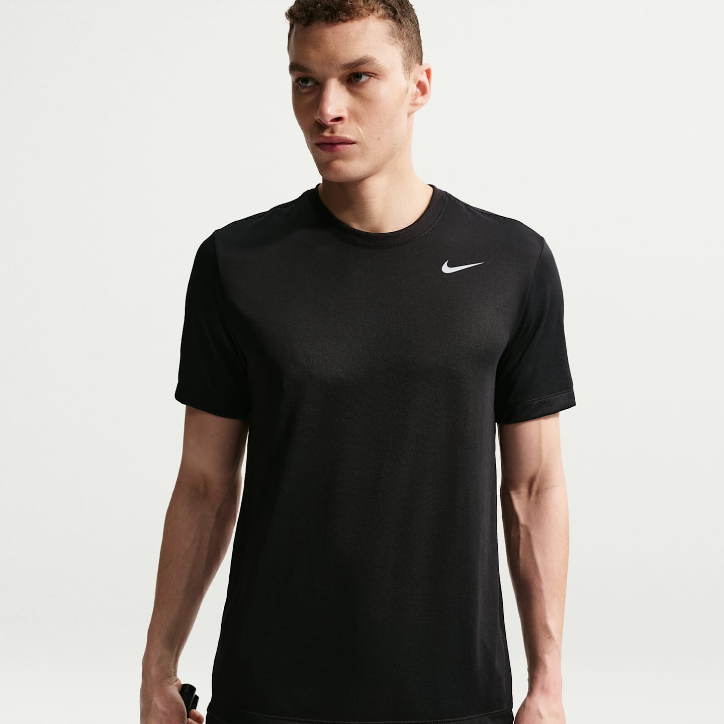 Мужская футболка для фитнеса Nike Dri-FIT Legend, цвет: Чёрный / Серебряный — фото 1