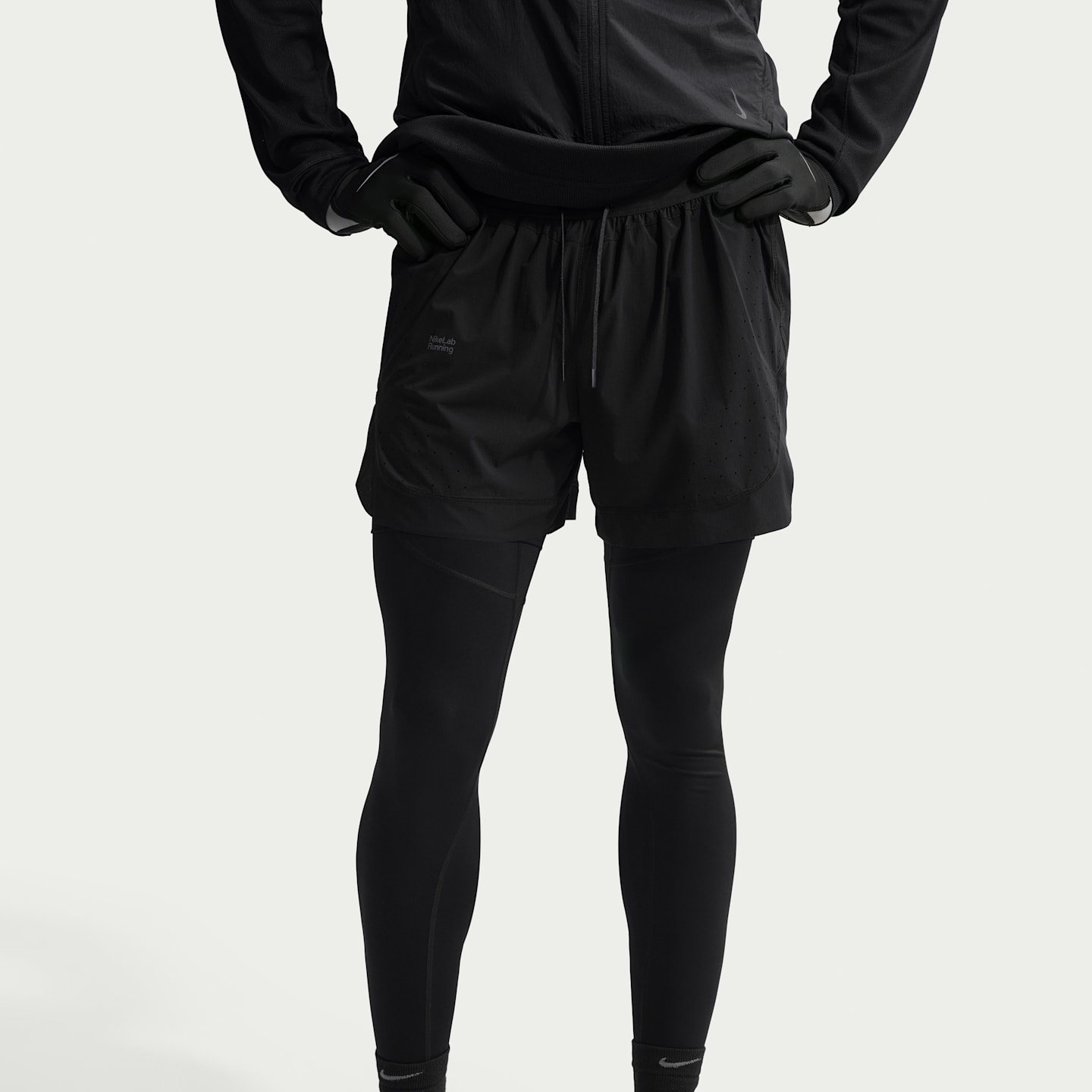 Мужские шорты NikeLab Running 5" 2-in-1 Shorts, цвет: Чёрный — фото 2