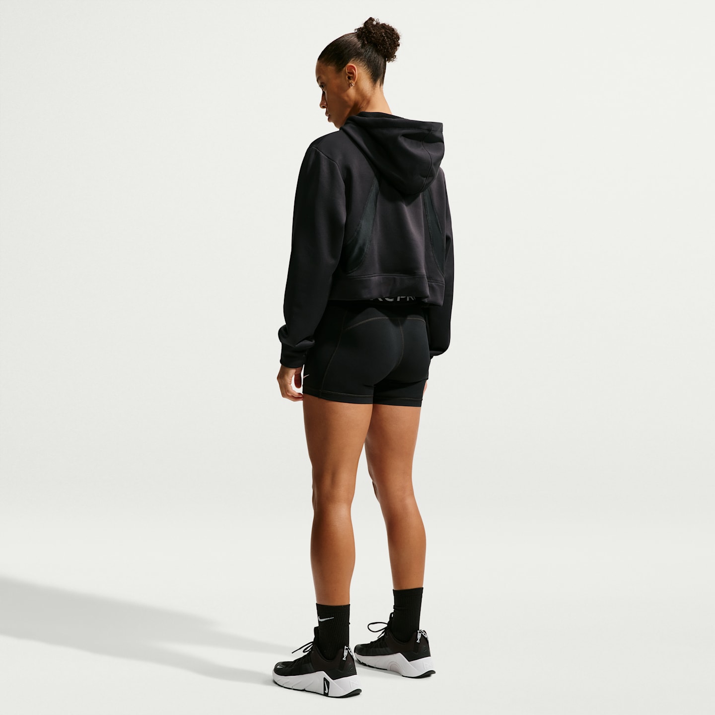 Женское худи Nike Pro Sculpt Dri-FIT, цвет: Чёрный — фото 5