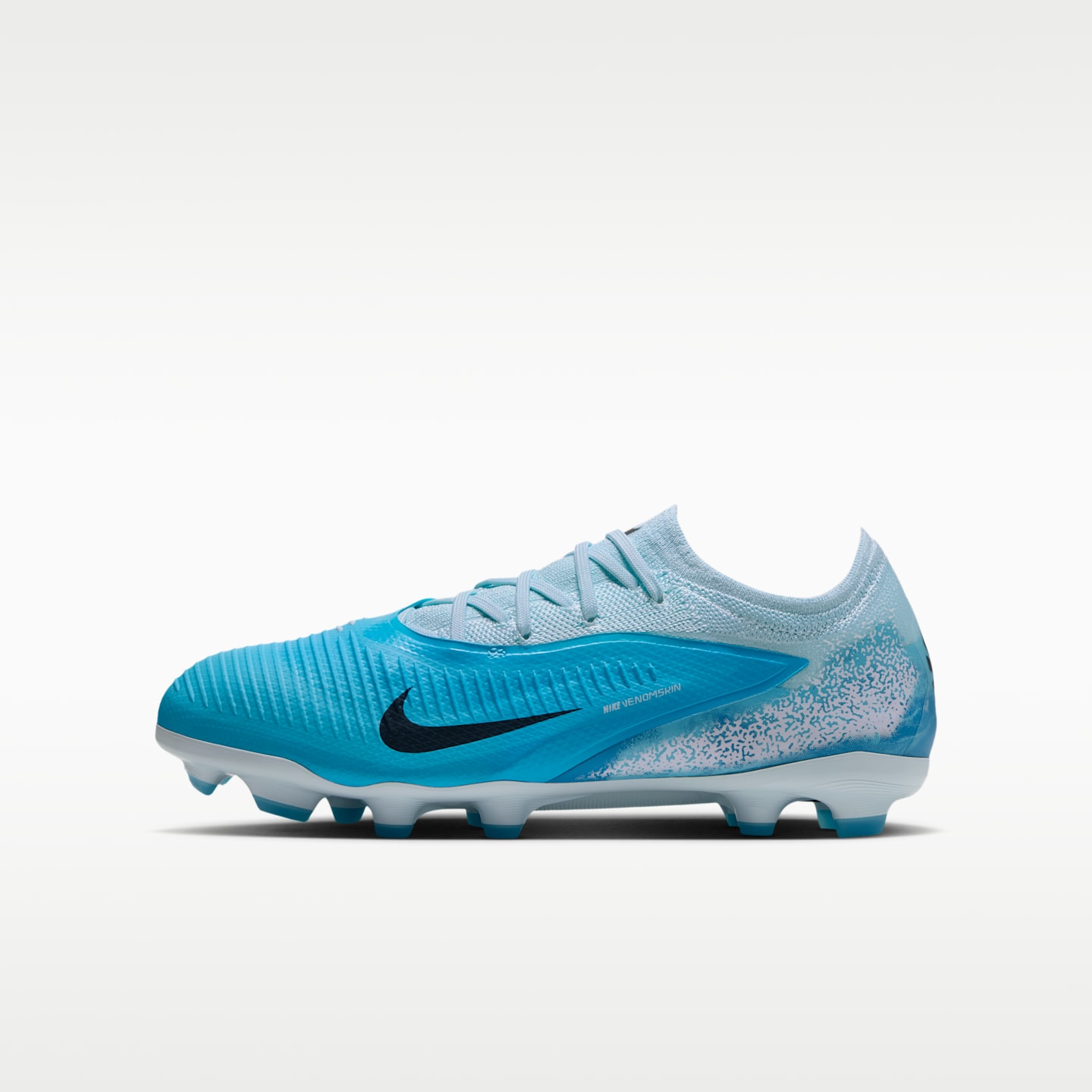 Детские бутсы Nike Jr. Phantom 6 Low Pro Multi-Ground Soccer Cleats, цвет: Синий — фото 1