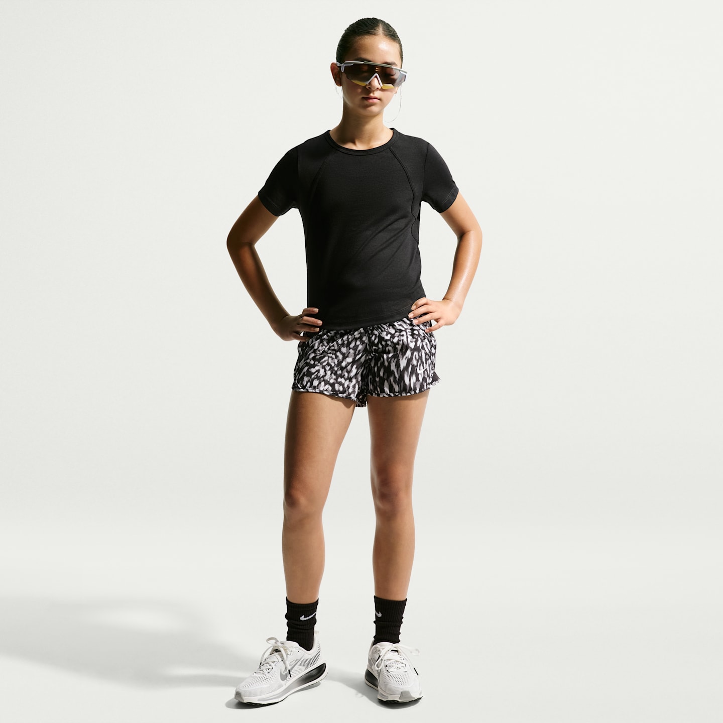 Детская футболка Nike Tempo Dri-FIT для девочек, цвет: Чёрный / Белый — фото 4