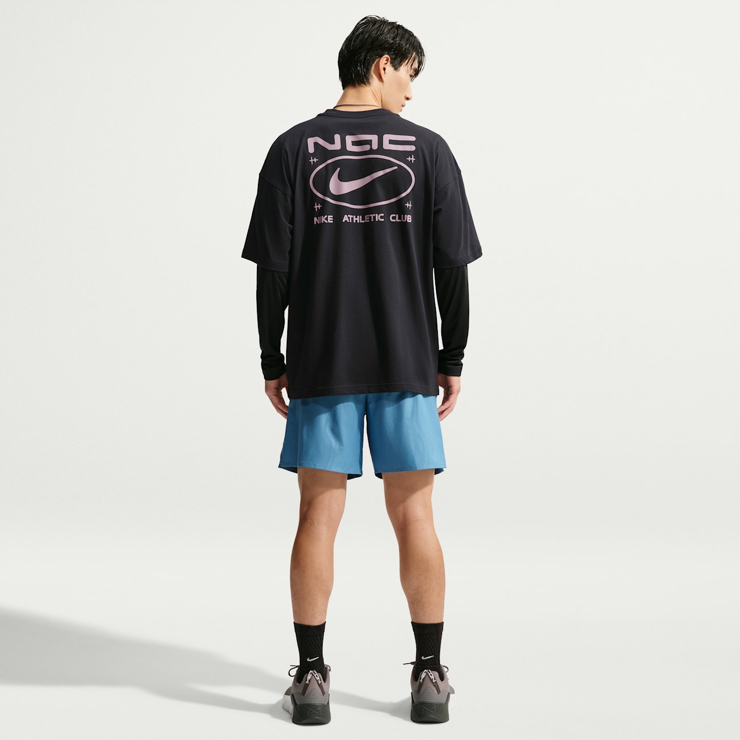 Мужская футболка Nike N.A.C. оверсайз, цвет: Чёрный / Фиолетовый — фото 5