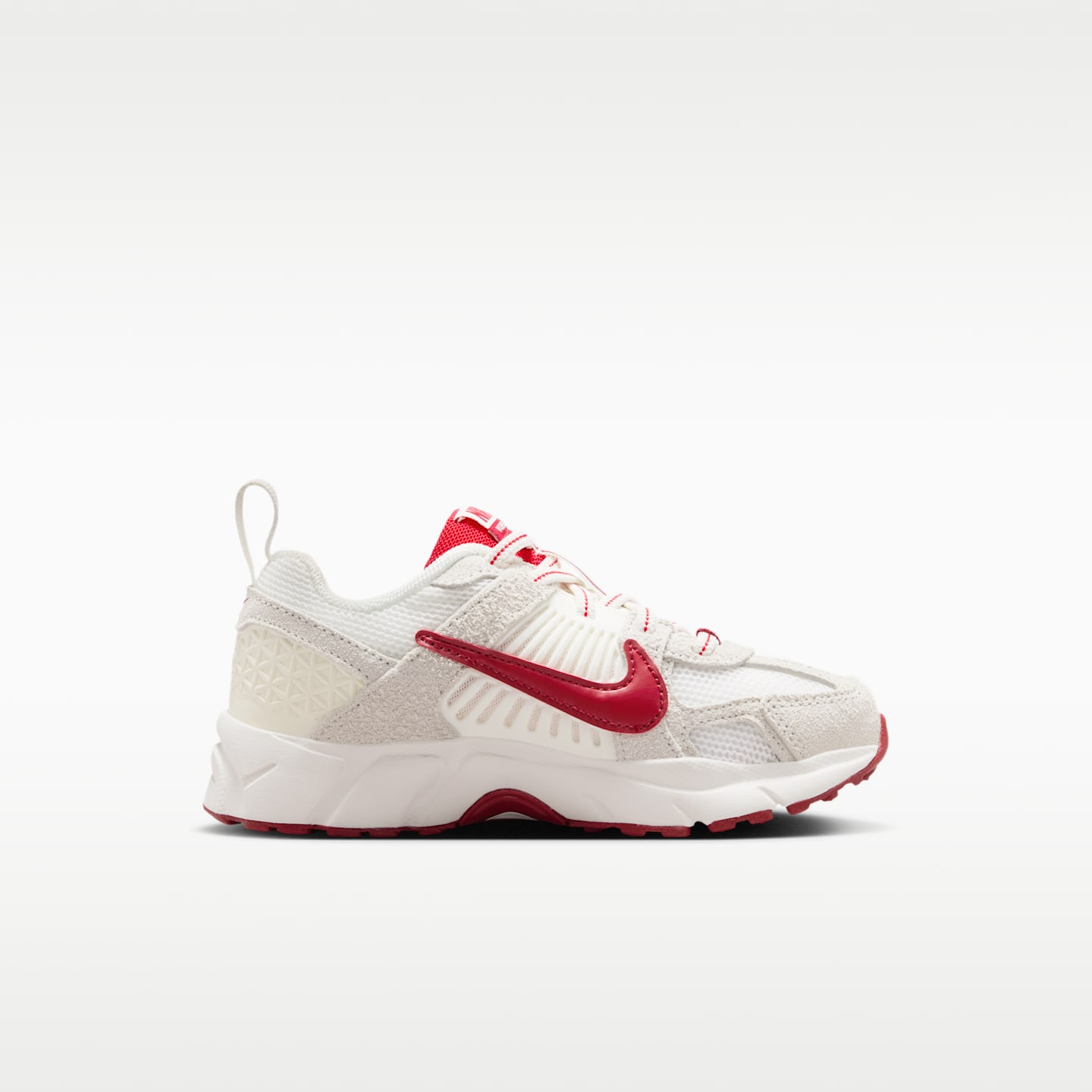 Детские кроссовки Nike Vomero 5 SE, цвет: Молочный / Малиновый — фото 3