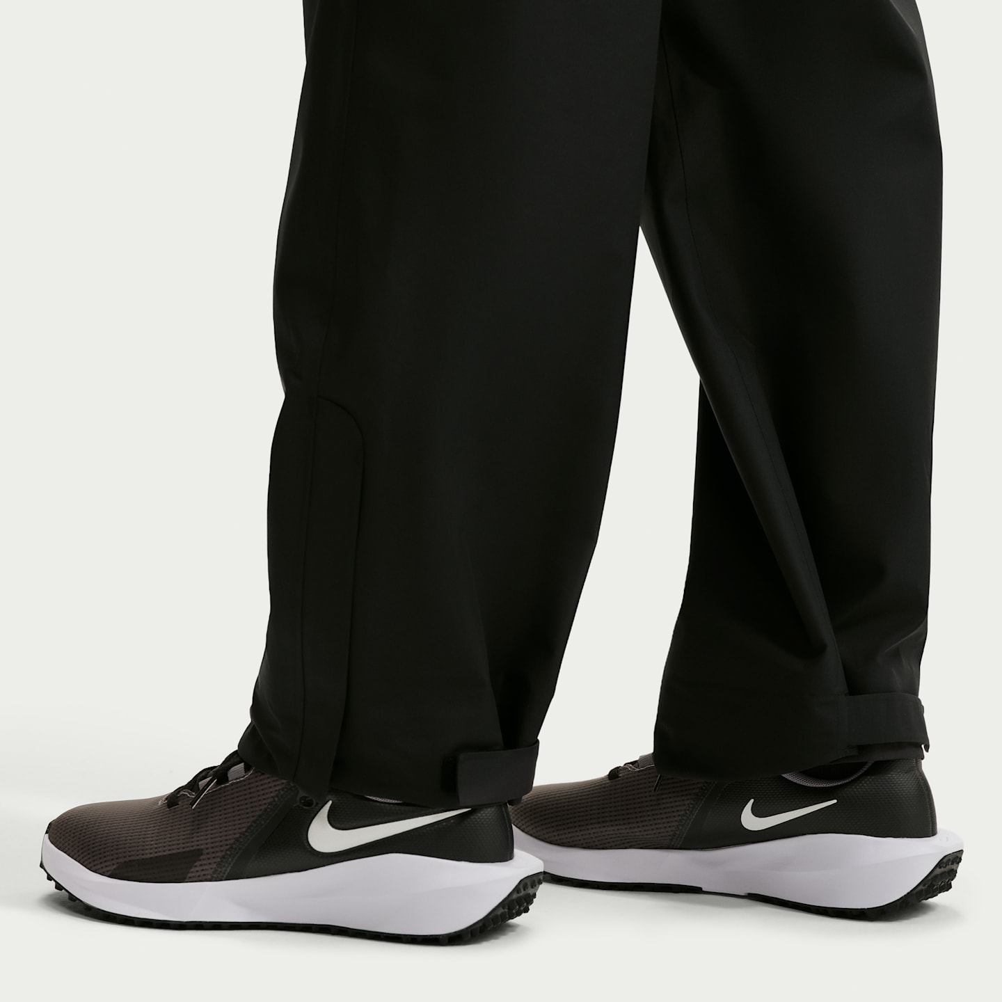Женские брюки Nike Storm-FIT ADV Golf, цвет: Чёрный / Белый — фото 6