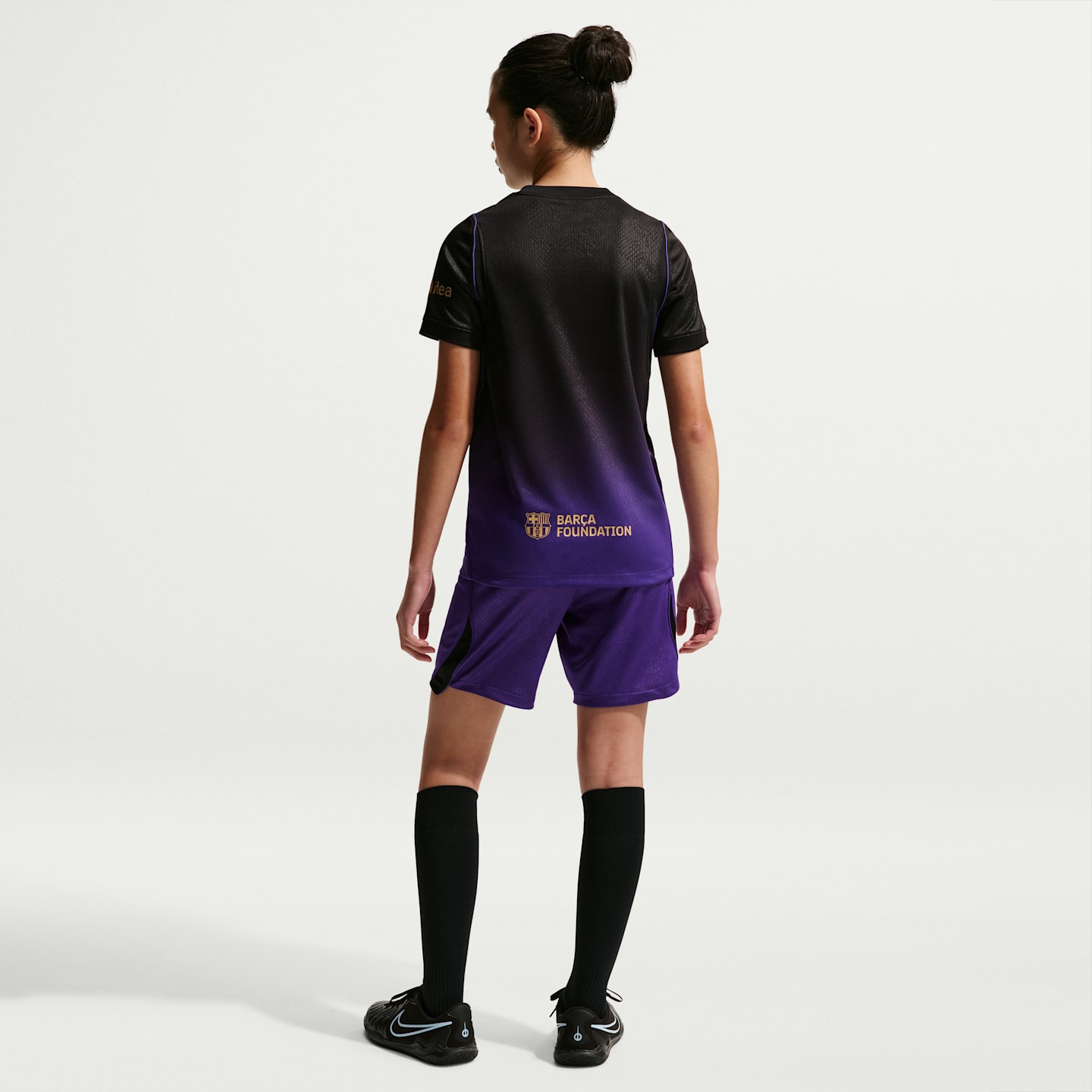 Детские футбольные шорты Nike FC Barcelona 2026/27 Stadium Away Kobe Dri-FIT Replica, цвет: Фиолетовый / Чёрный — фото 7